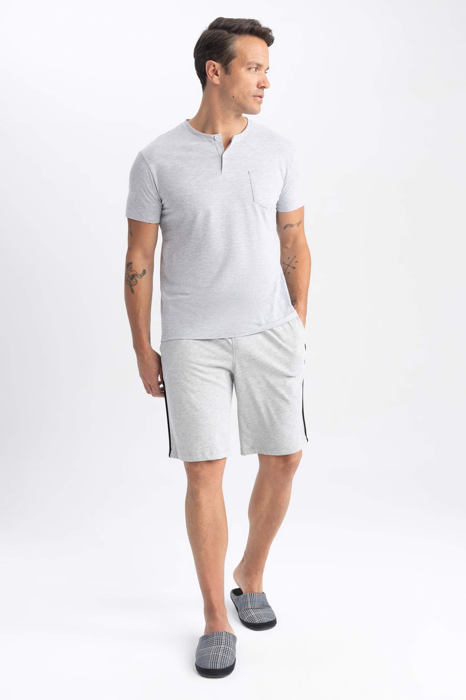 سروال قصة عادية