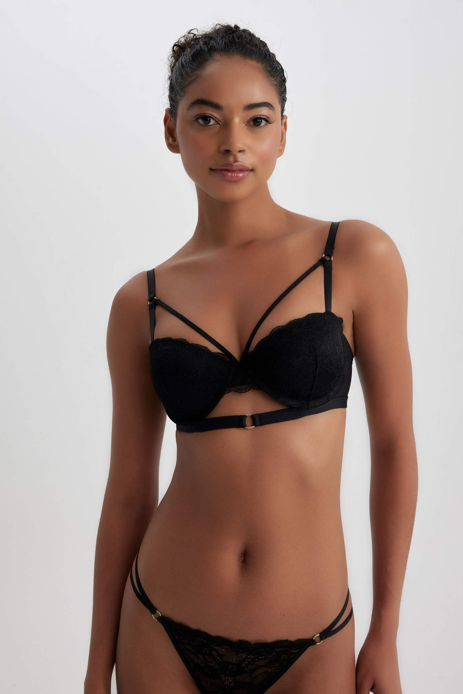 Black WOMAN Fall in Love Lace Filled Push Up Bra 2799320
