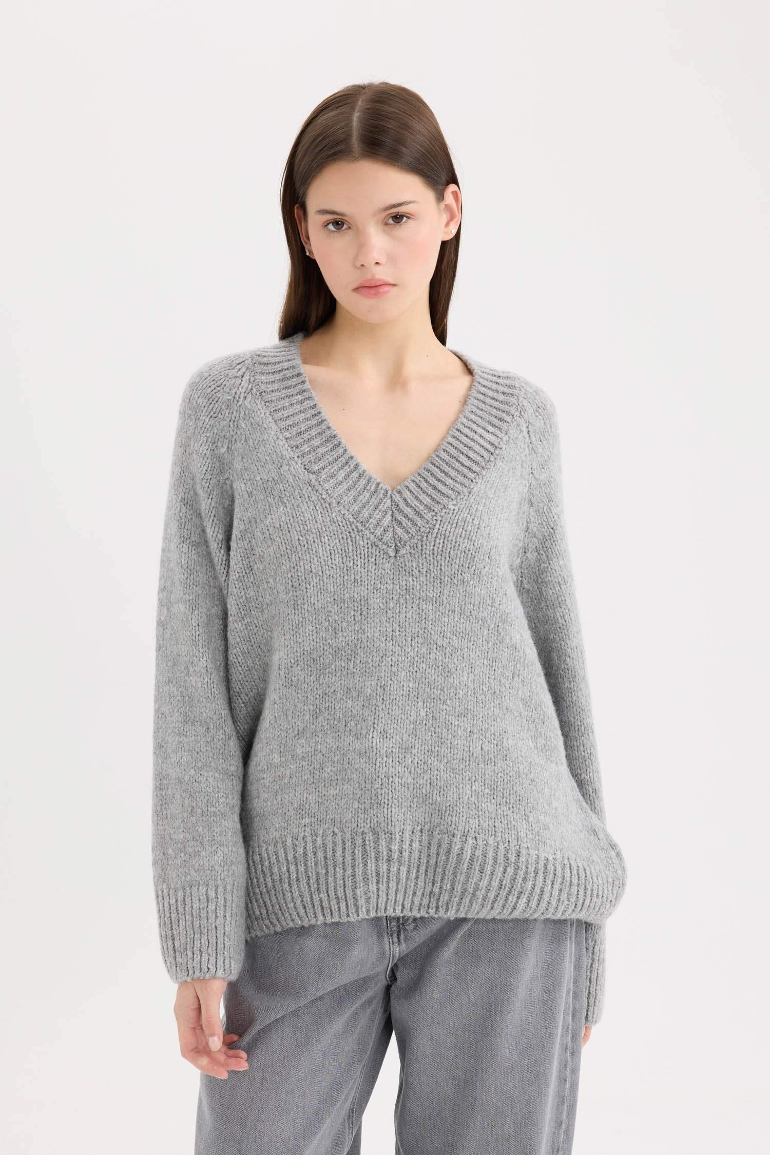 Oversize Geniş Kalıp V Yaka Triko Kazak