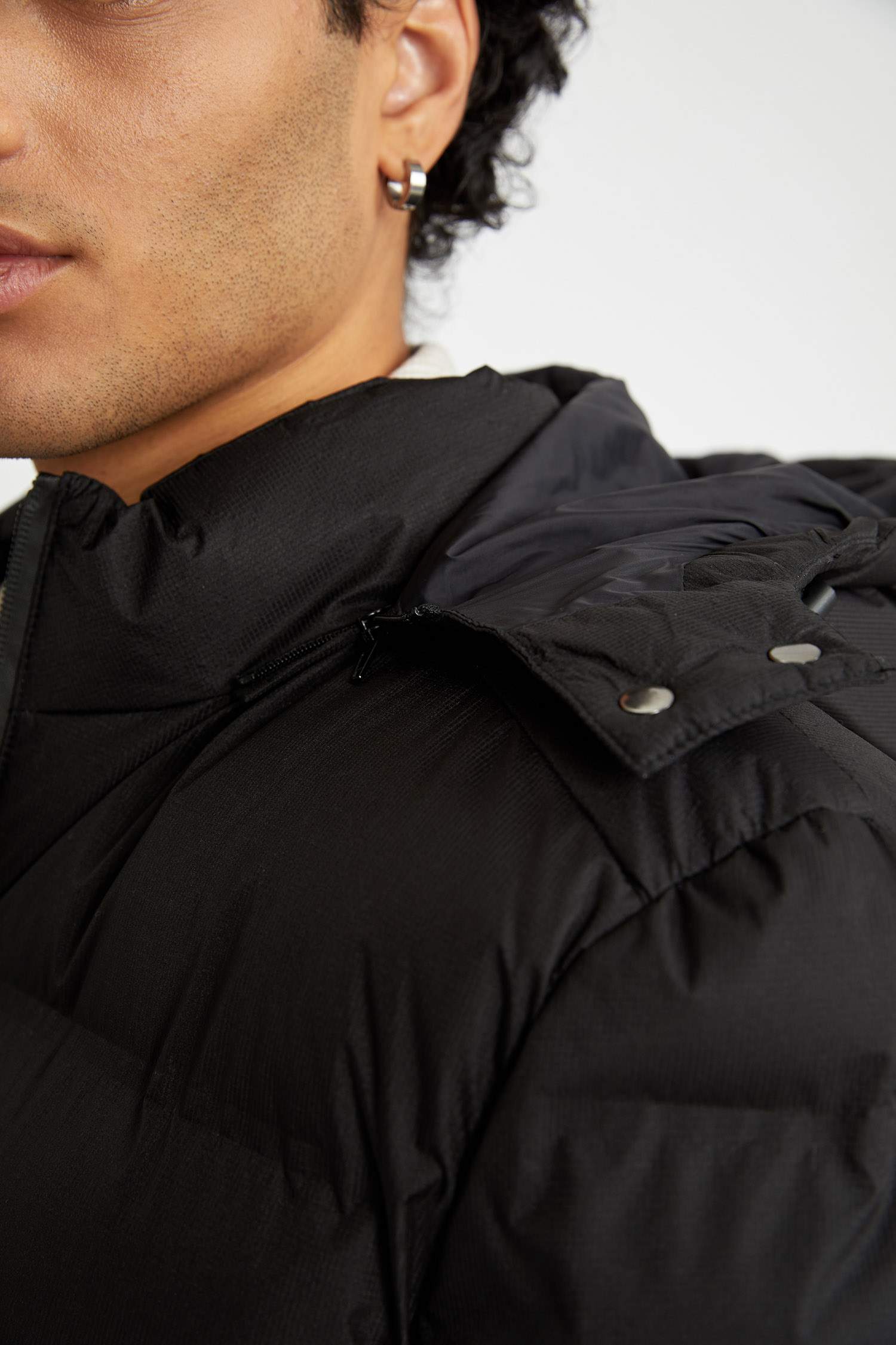 قمصلة نفخ سليم فيت بغطاء للرأس مبطن