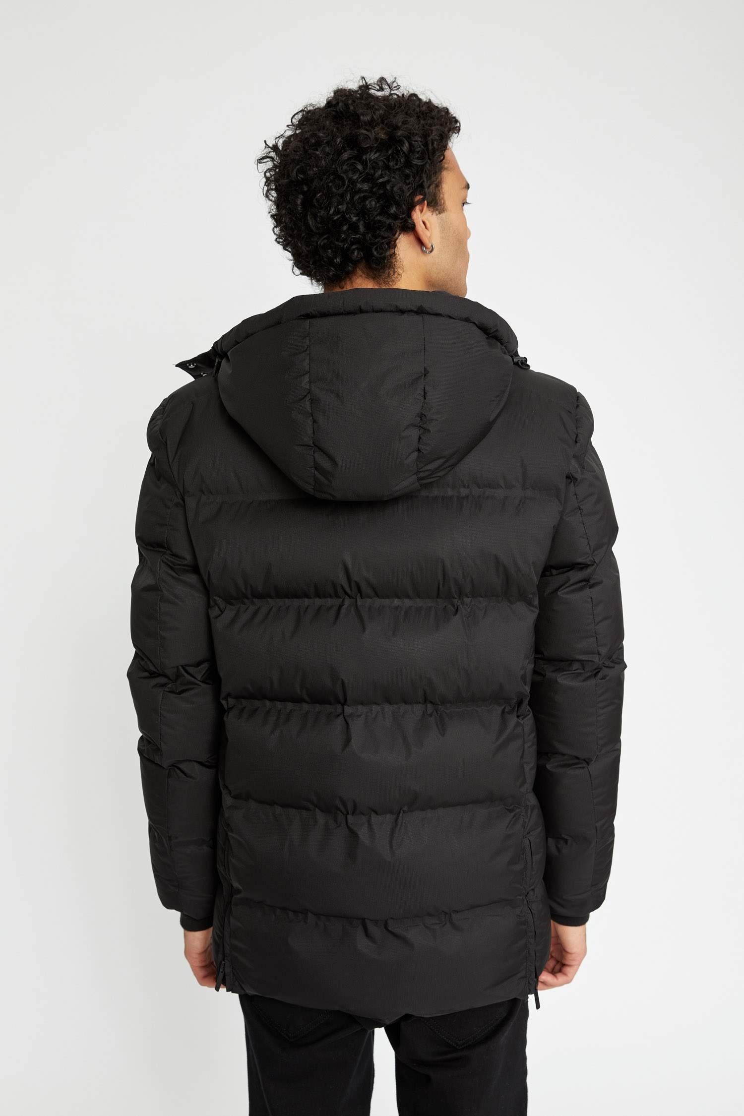 قمصلة نفخ سليم فيت بغطاء للرأس مبطن