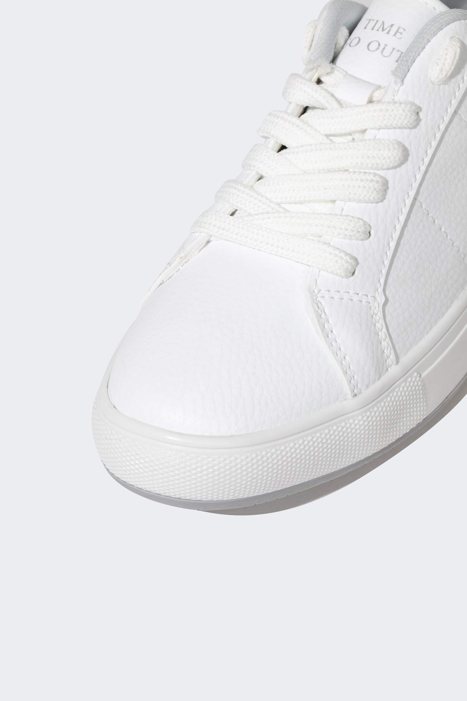 Women Flat Sole Lace-up Faux Leather Sneaker