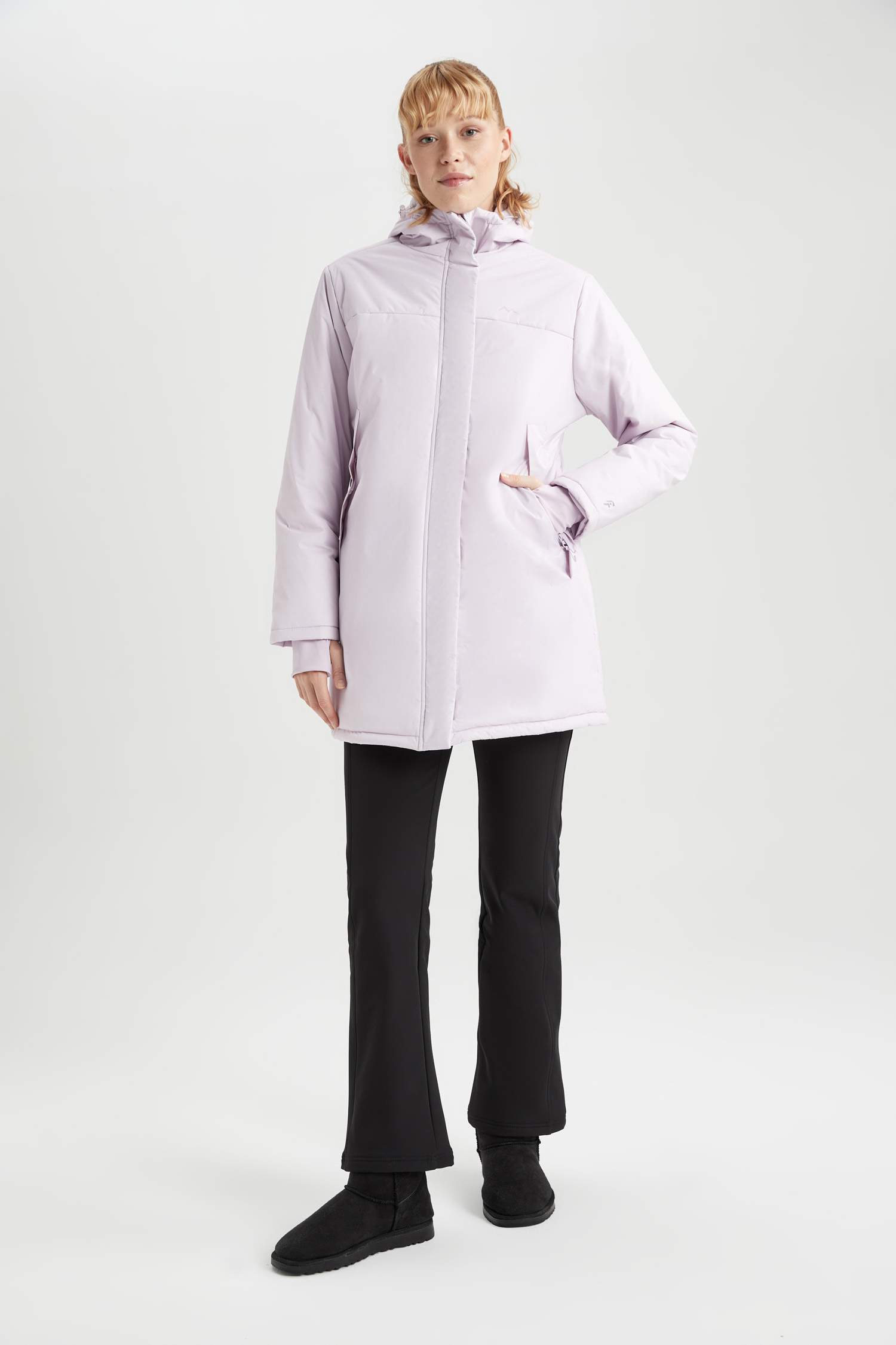 جاكيت طويل سليم فيت بغطاء للرأس مقاوم للماء من DeFactoFit