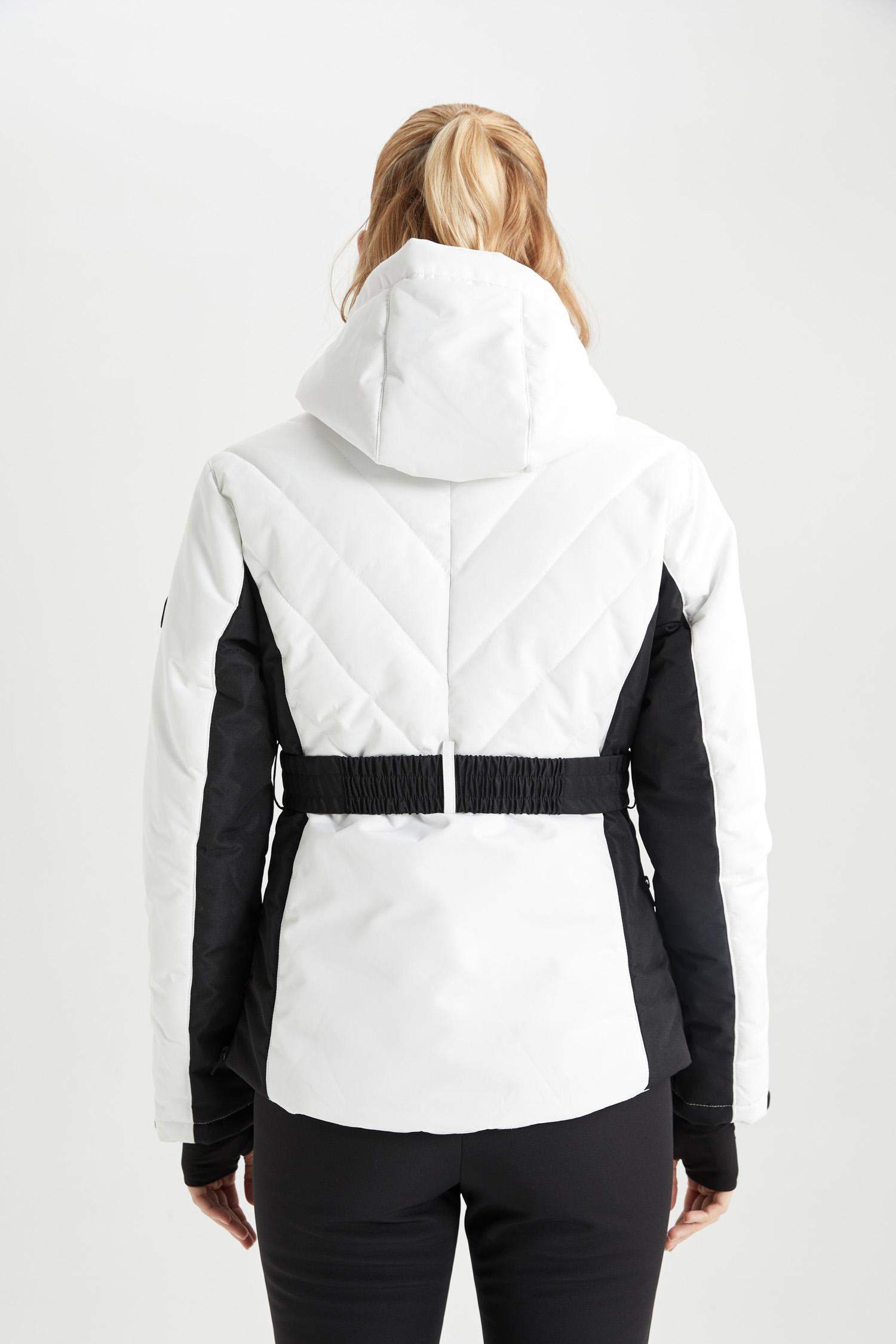 جاكيت ثلج سليم فيت بكابيشون ببطانة صوفية من DeFactoFit