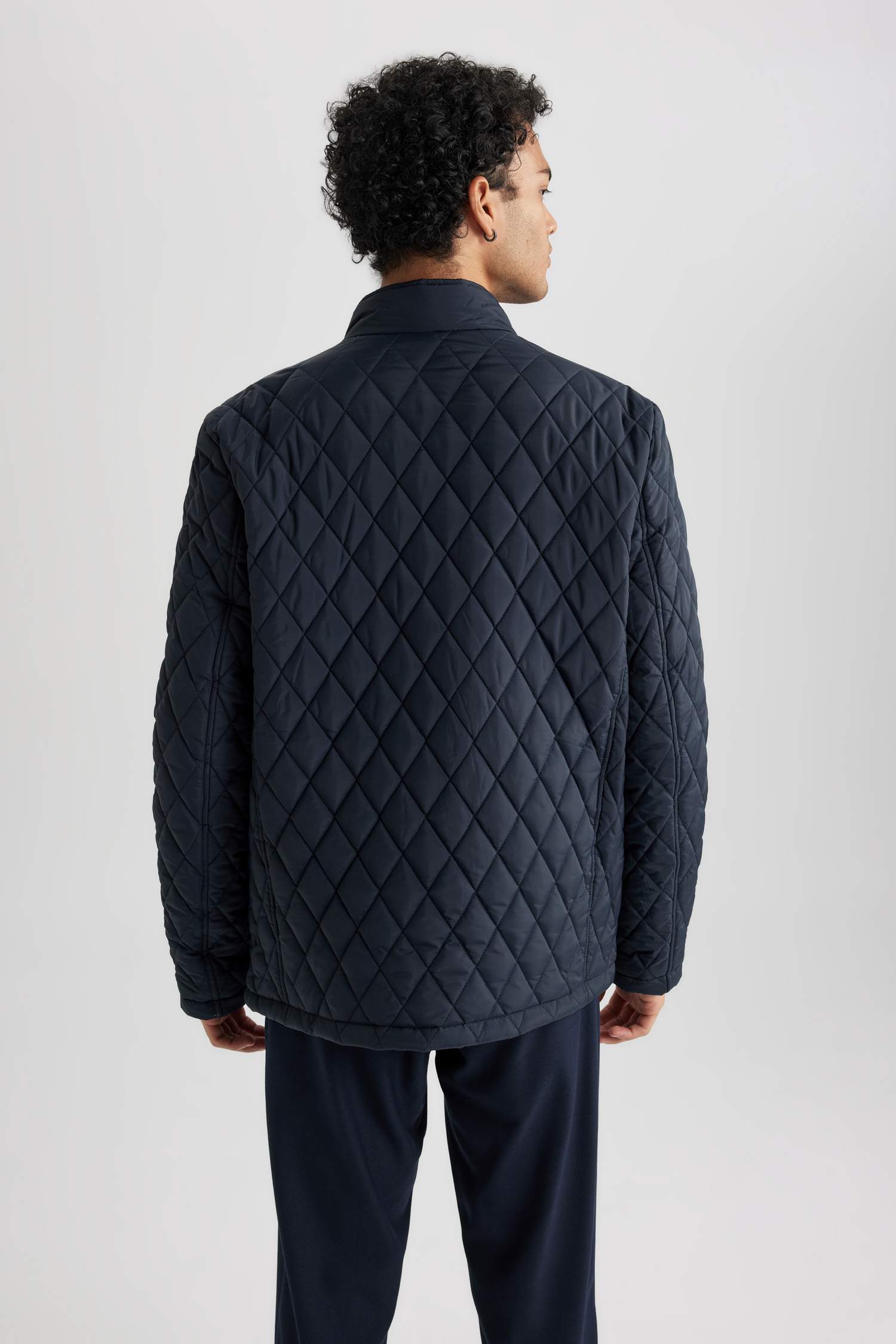 Куртка приталеного крою для чоловіків