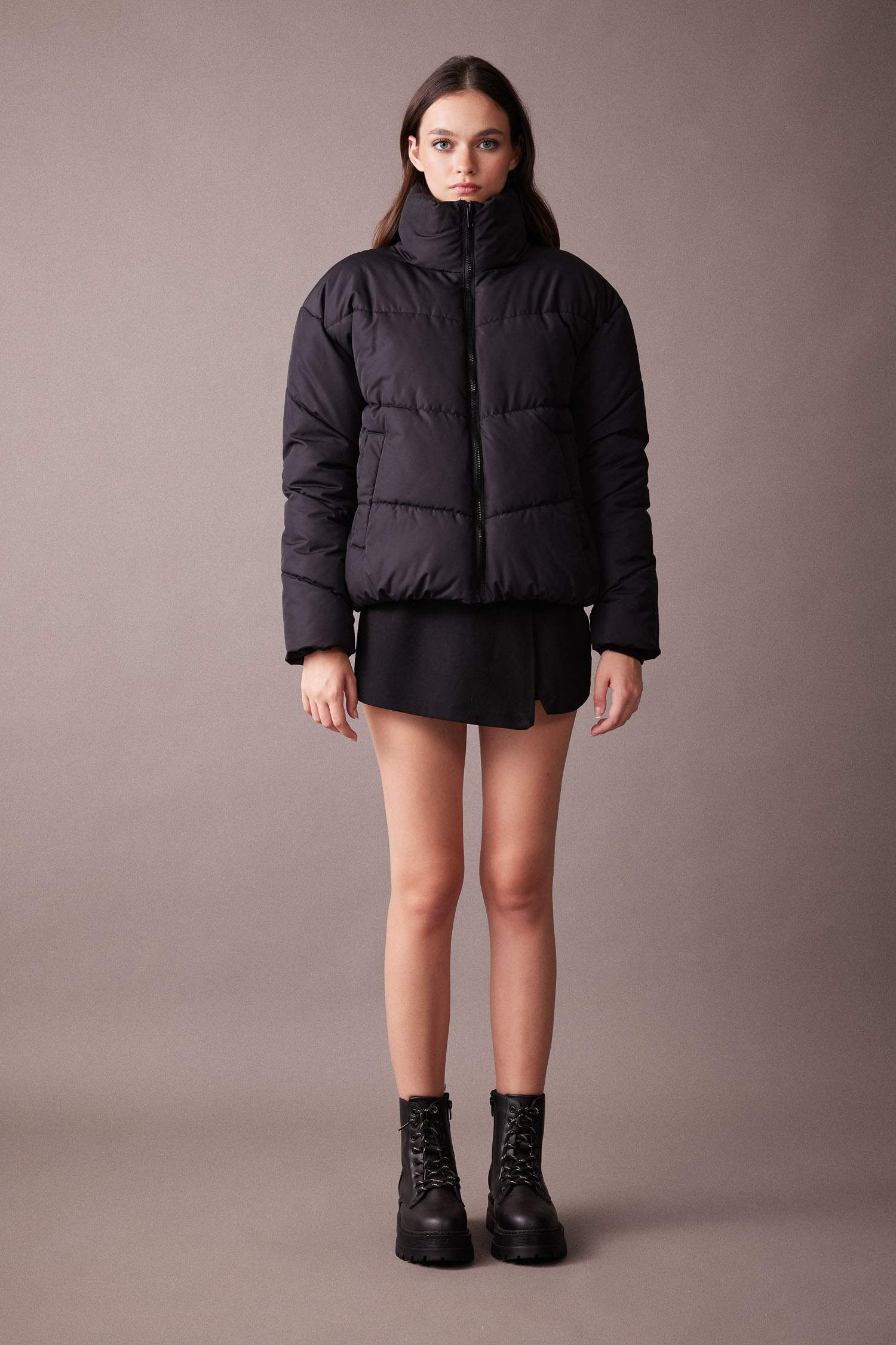 Su İtici Şişme Mont Oversize Geniş Kalıp Dik Yaka Fermuarlı Cepli Kapitoneli