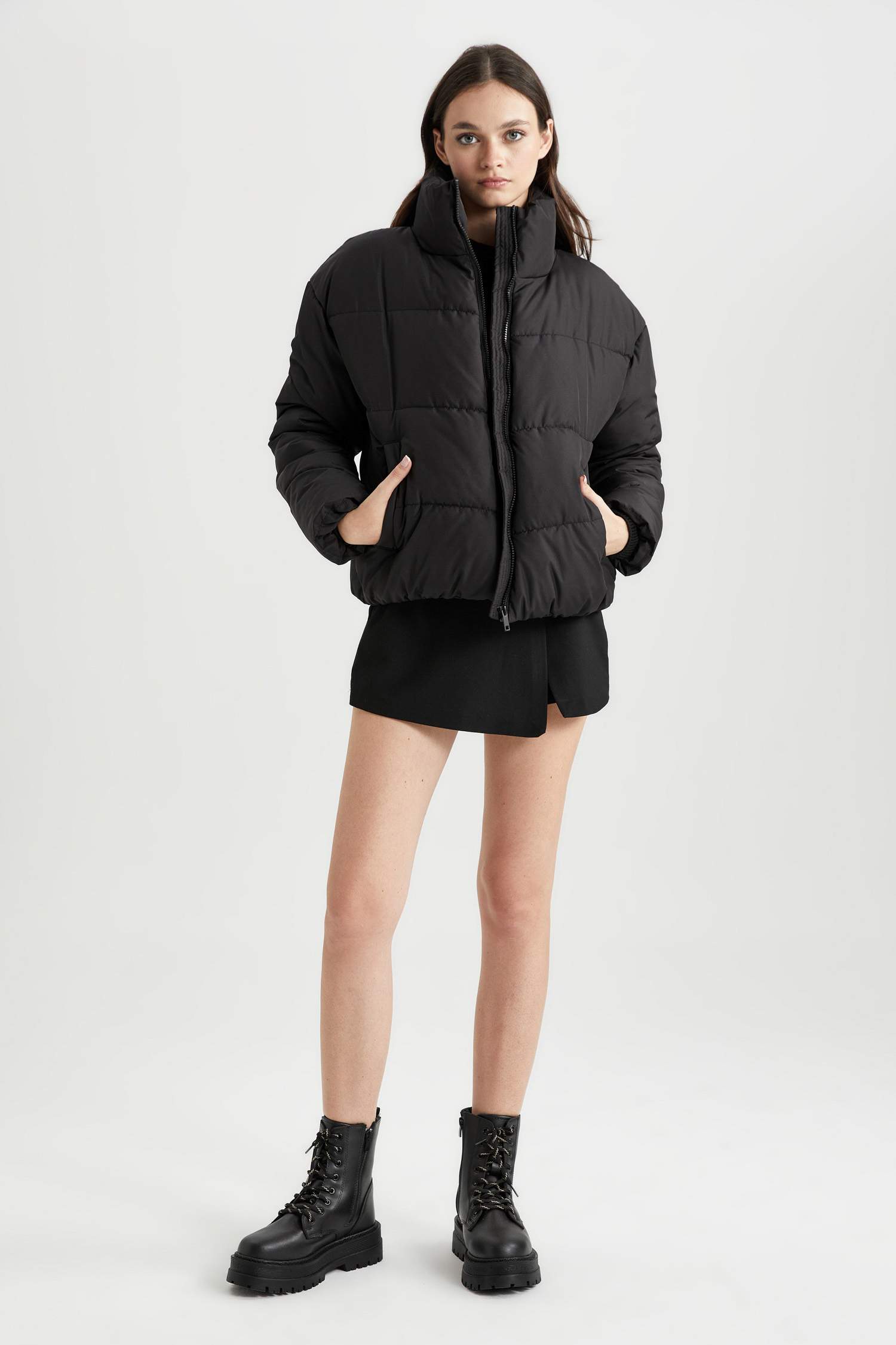 Su İtici Şişme Mont Oversize Geniş Kalıp Dik Yaka Fermuarlı Cepli Kapitoneli