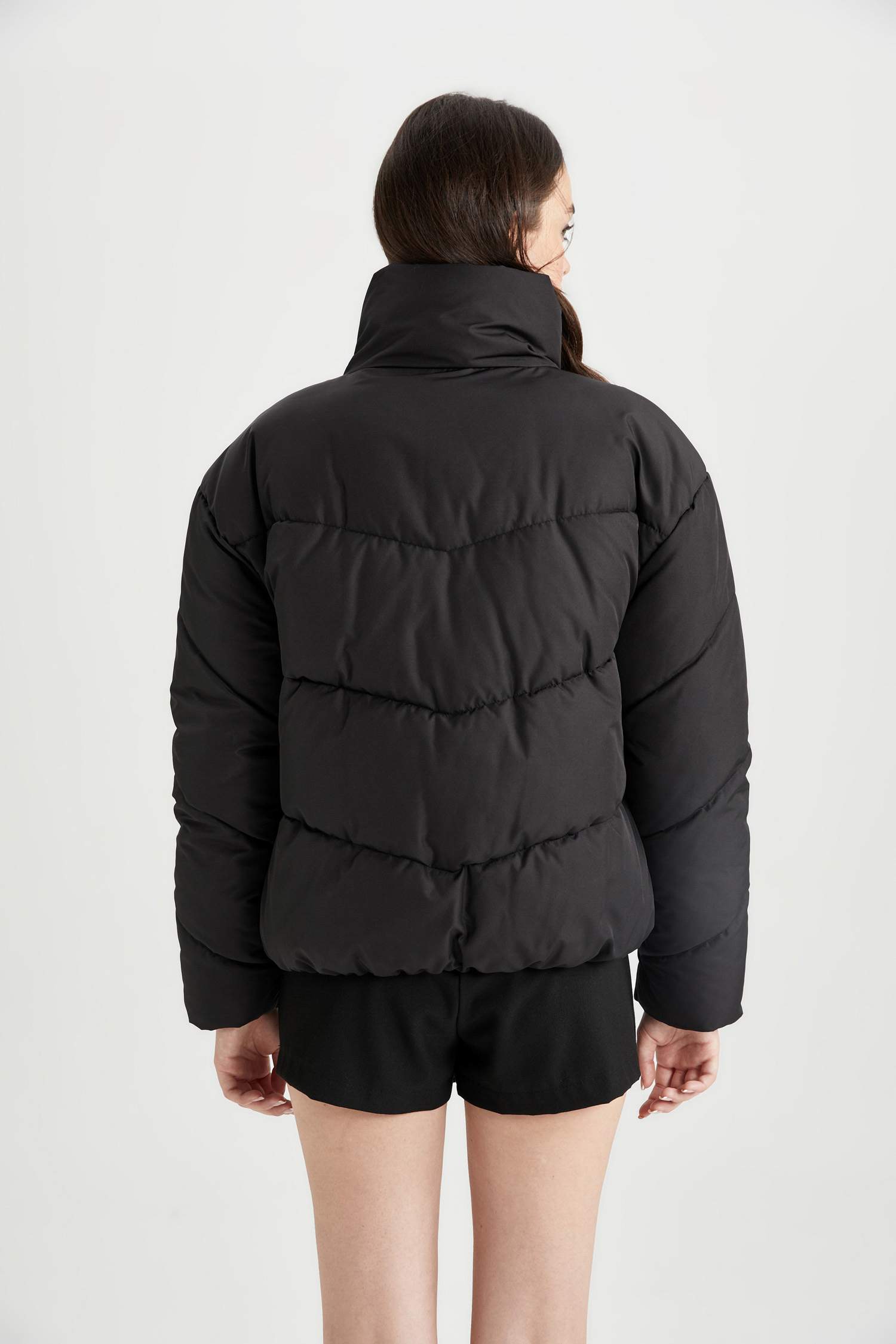 Su İtici Şişme Mont Oversize Geniş Kalıp Dik Yaka Fermuarlı Cepli Kapitoneli