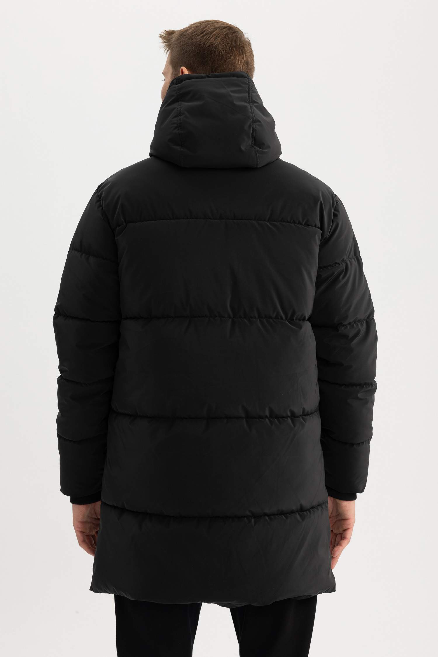 جاكيت بامب طويل قصة عادية بكابيشون وتر برووف