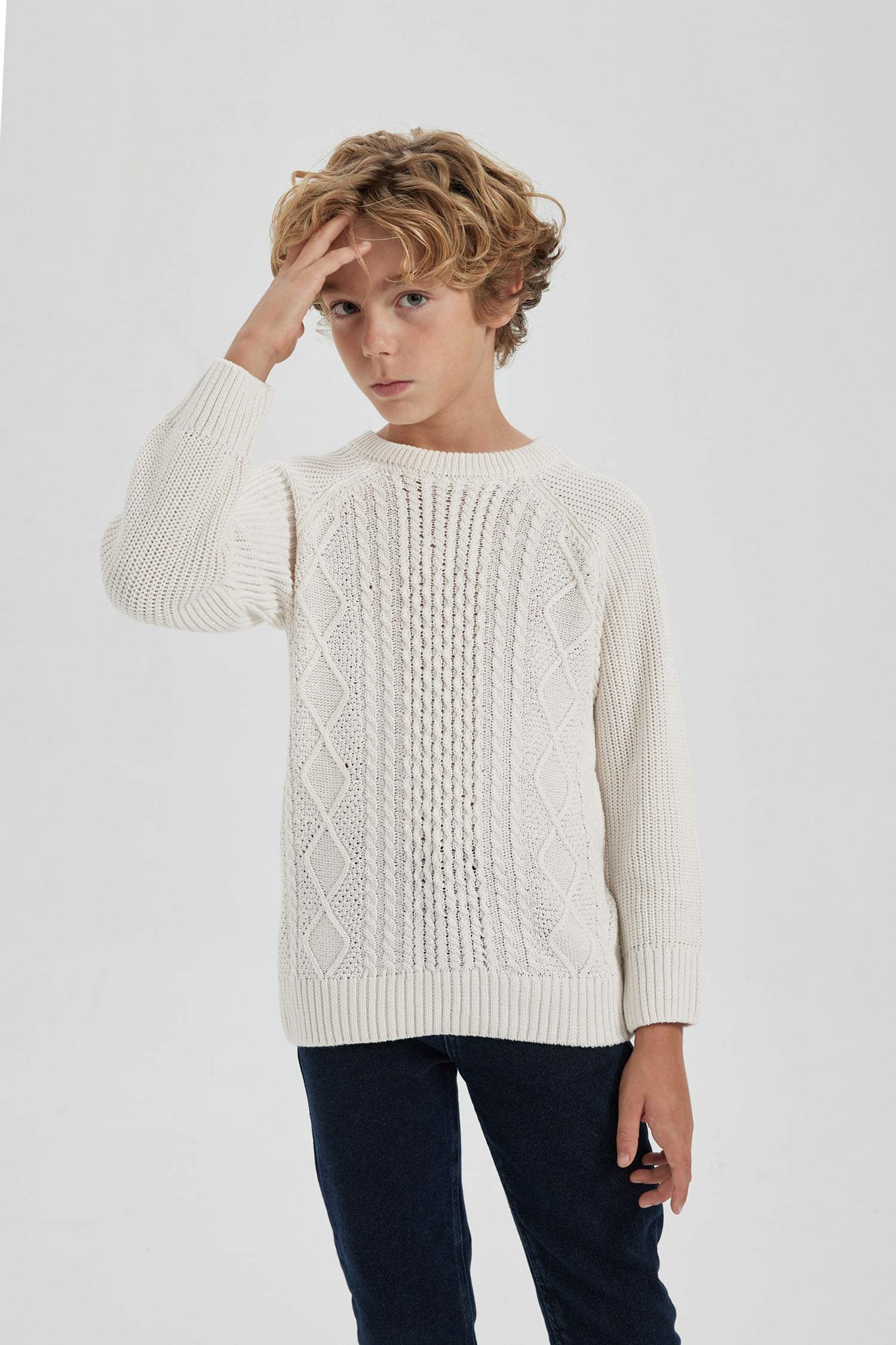 بلوفر تريكو اولادي قصة عادية برقبة مستديرة