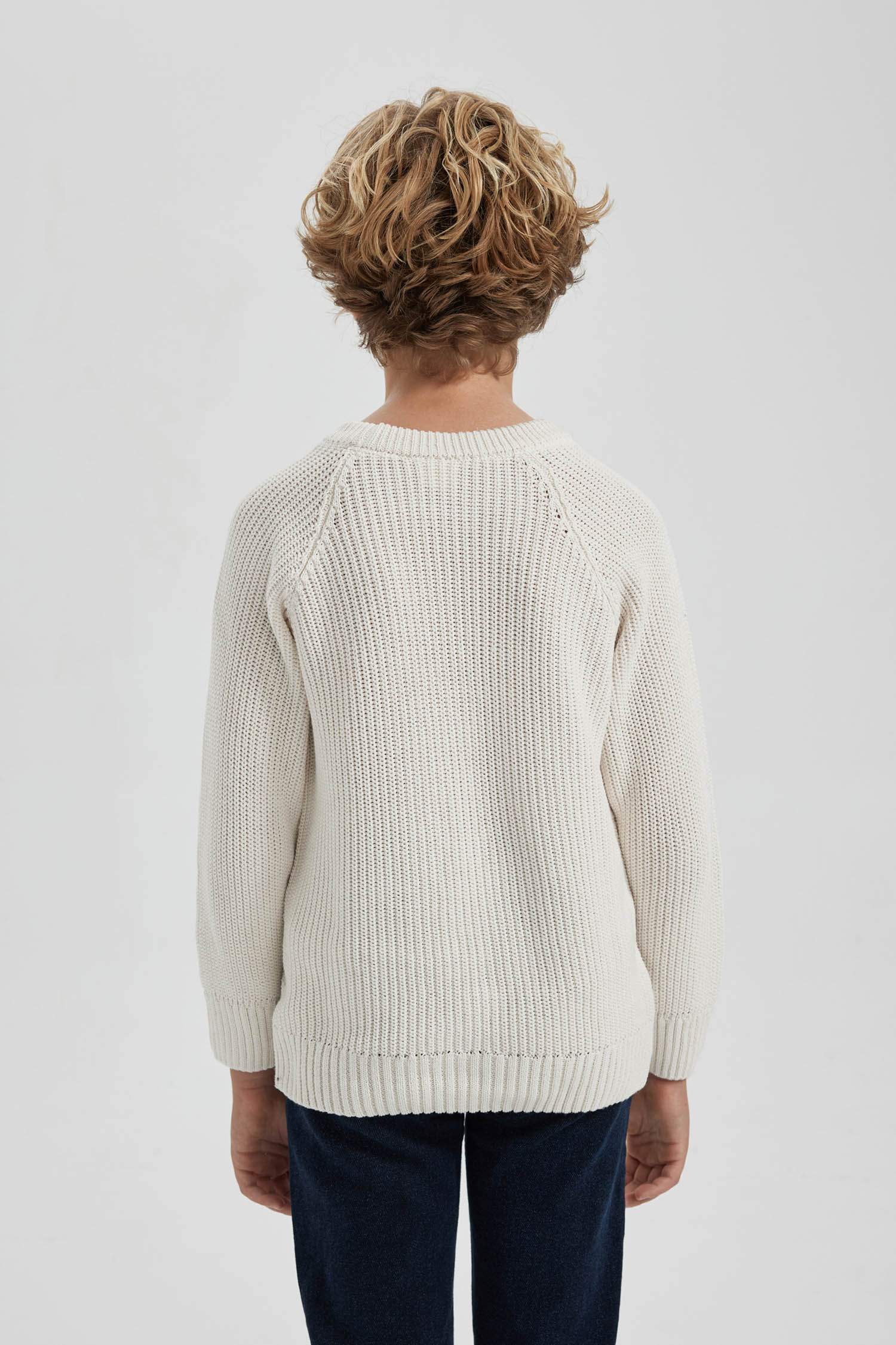 بلوفر تريكو اولادي قصة عادية برقبة مستديرة