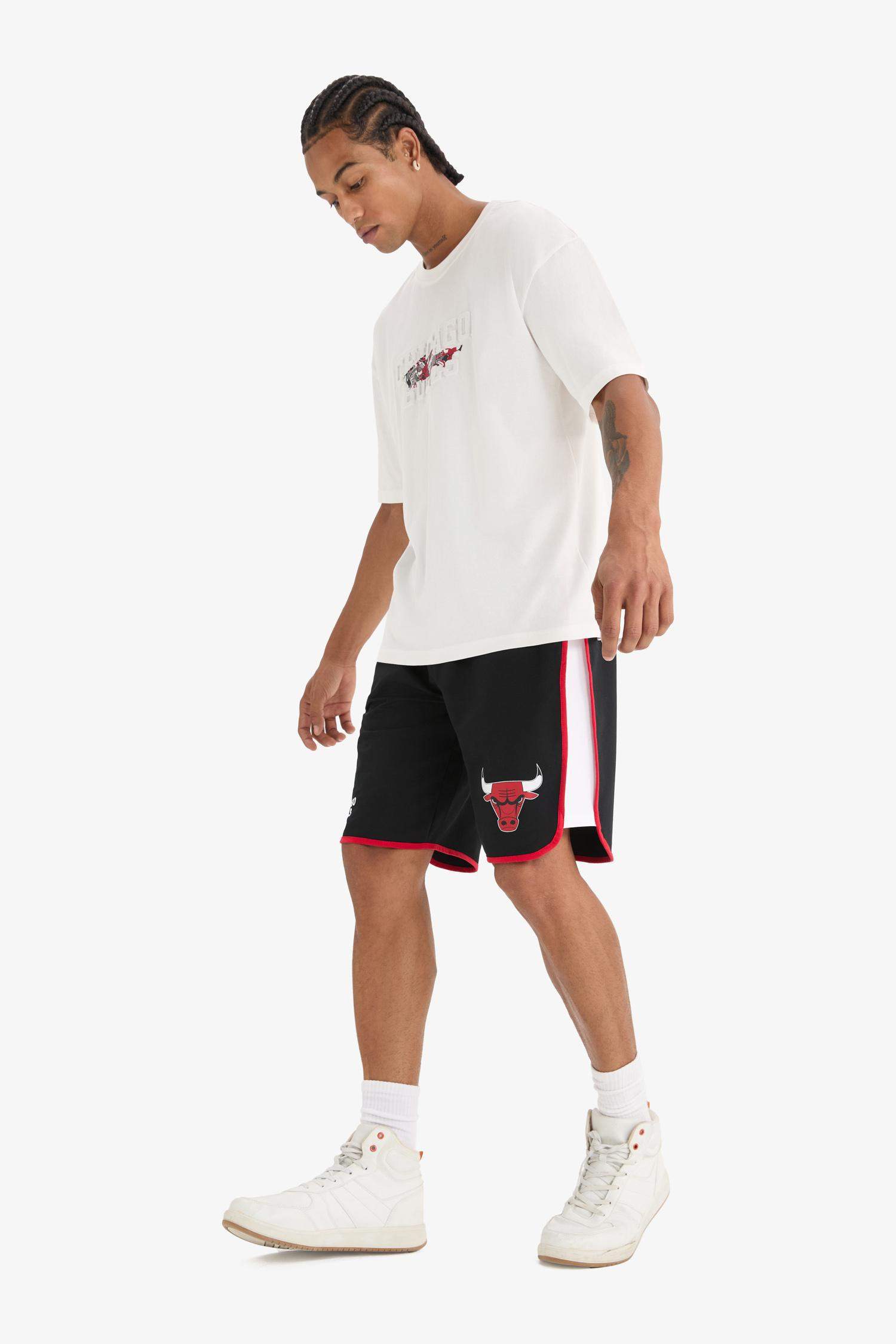 DeFactoFit NBA Chicago Bulls Standart Fit Cepli Bermuda Şort