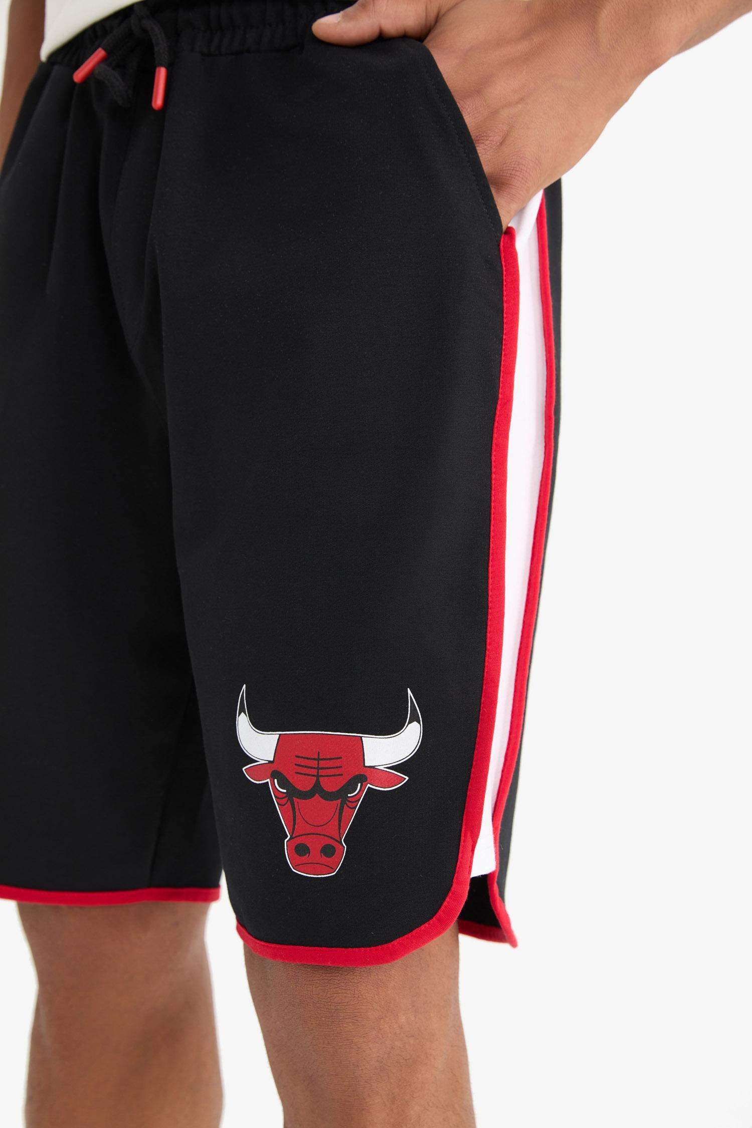 DeFactoFit NBA Chicago Bulls Standart Fit Cepli Bermuda Şort