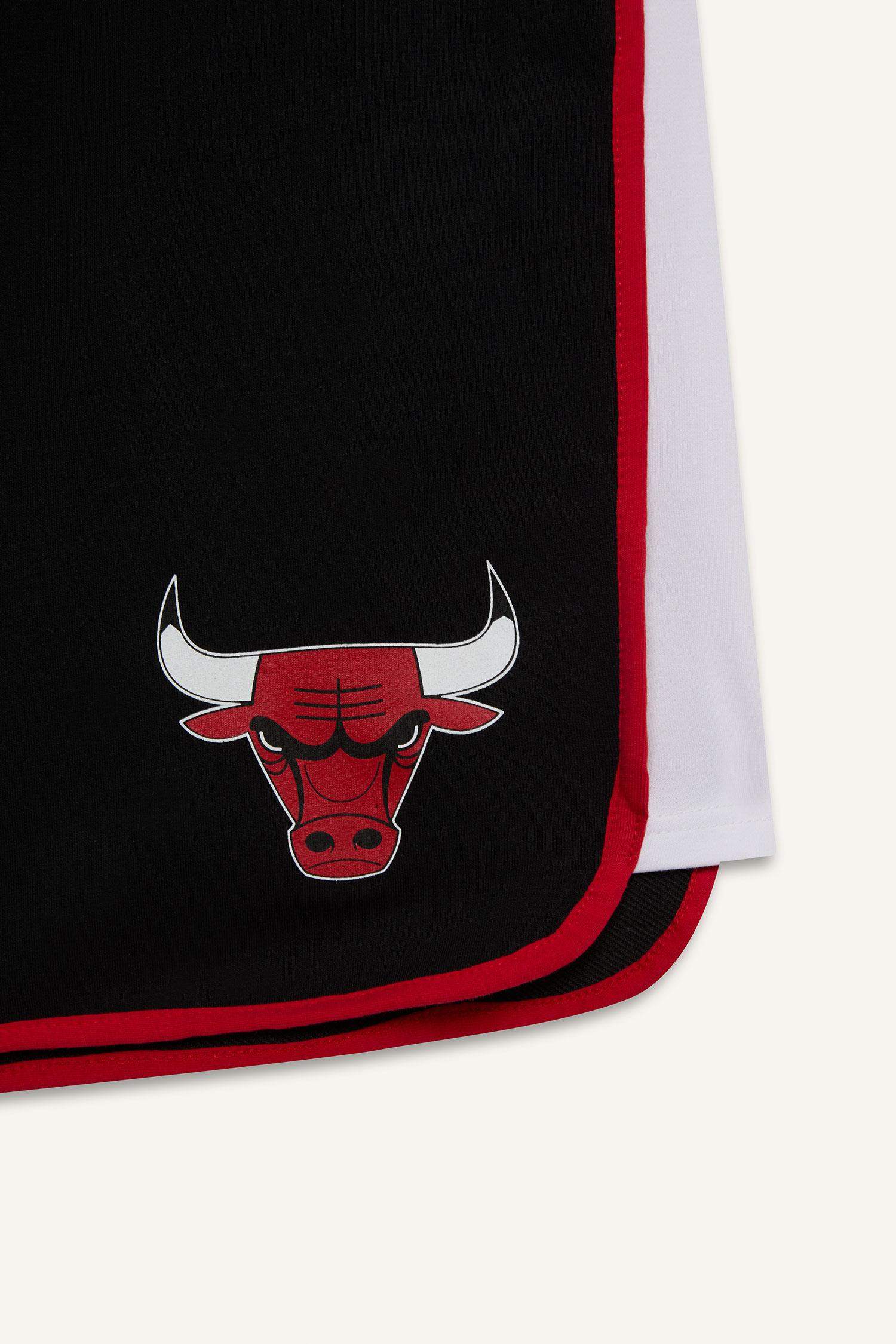 DeFactoFit NBA Chicago Bulls Standart Fit Cepli Bermuda Şort