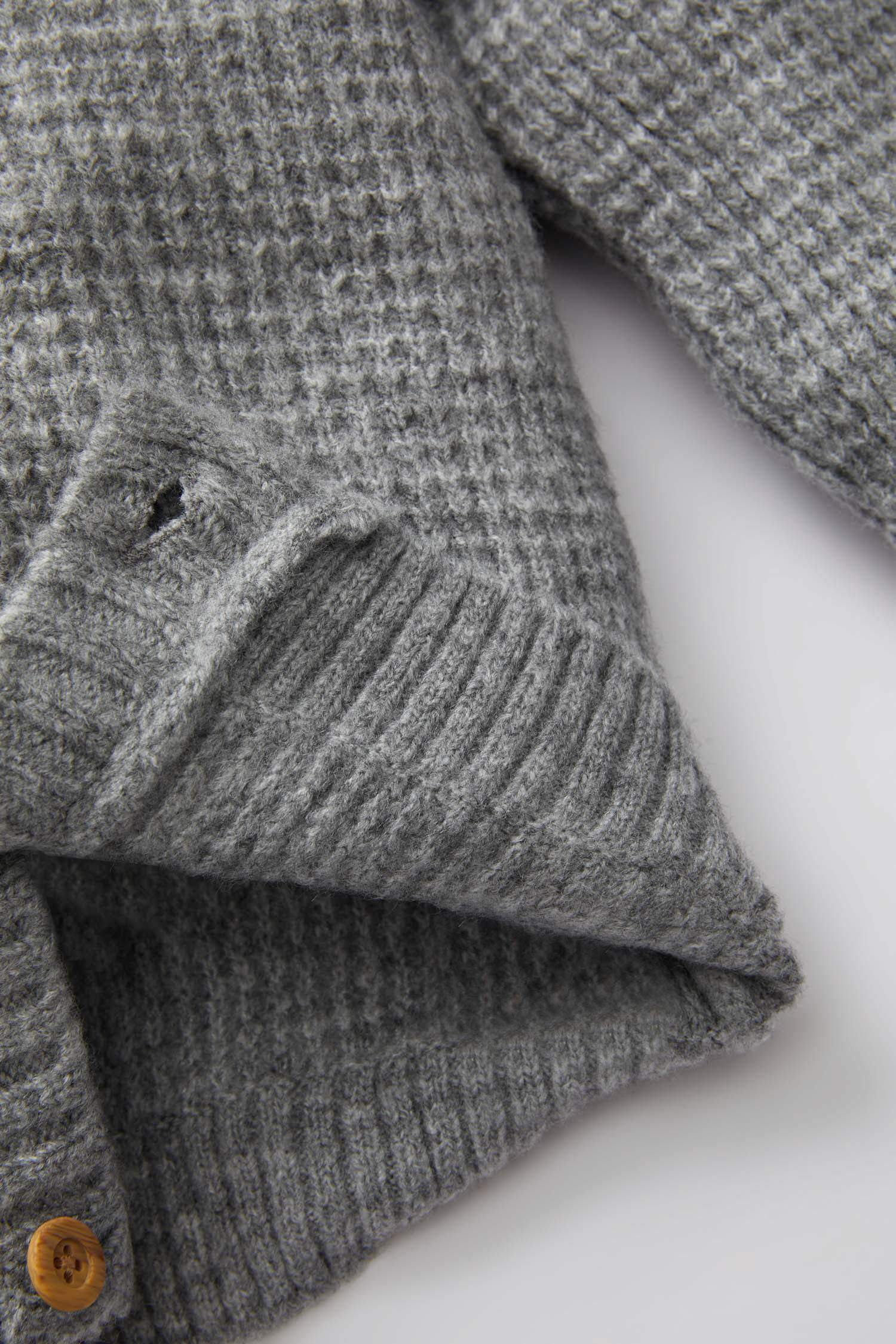 كارديجان تريكو اولادي قصة عادية