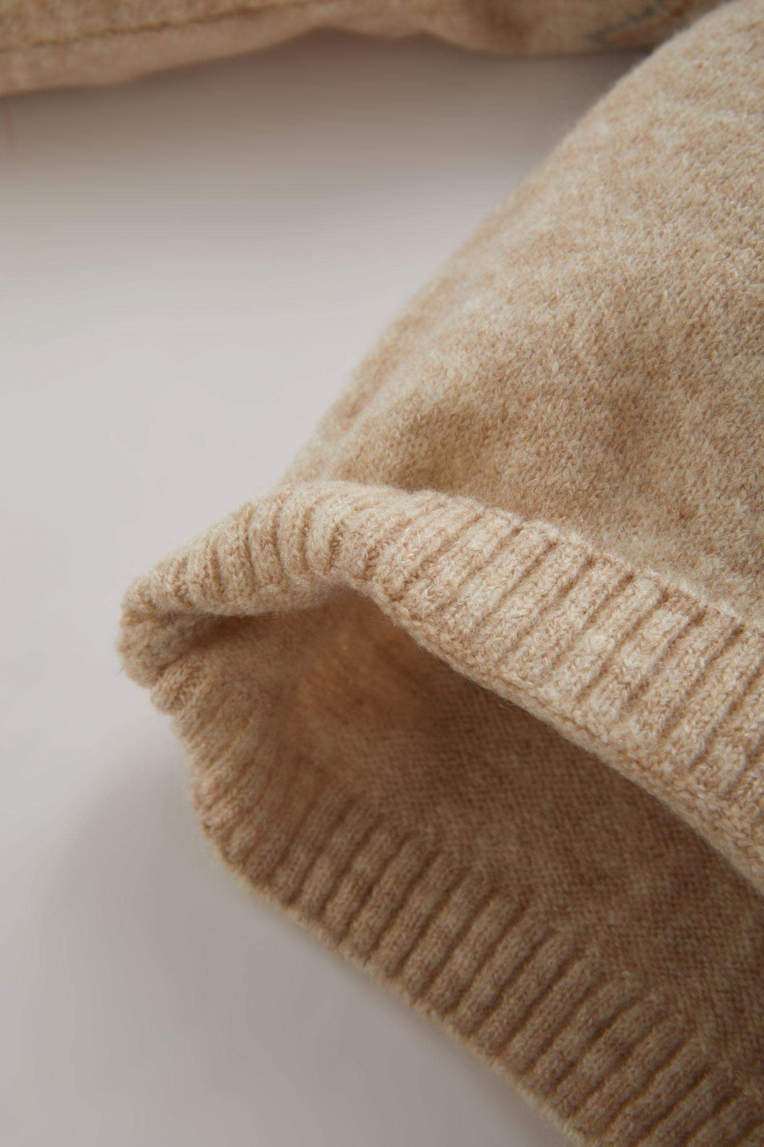 بلوز صوف ولادي بنمط عرقي قصة عادية