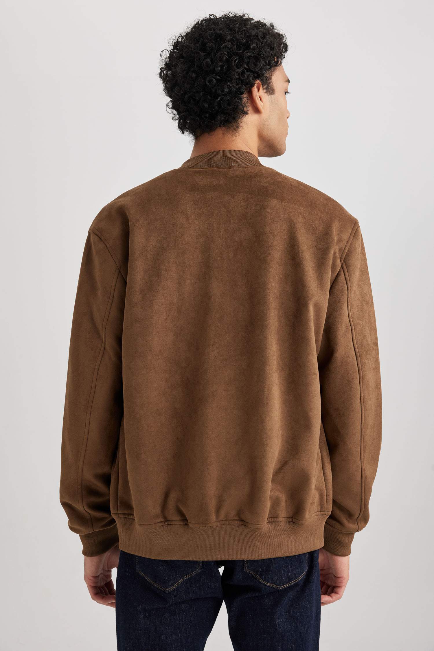 Куртка приталеного крою із замшевої шкіри для чоловіків