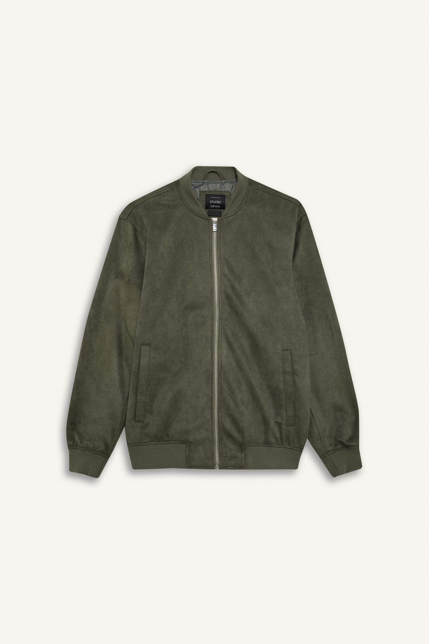 Узкое приталенное пальто из замши с воротником-стойкой и застежкой-молнией