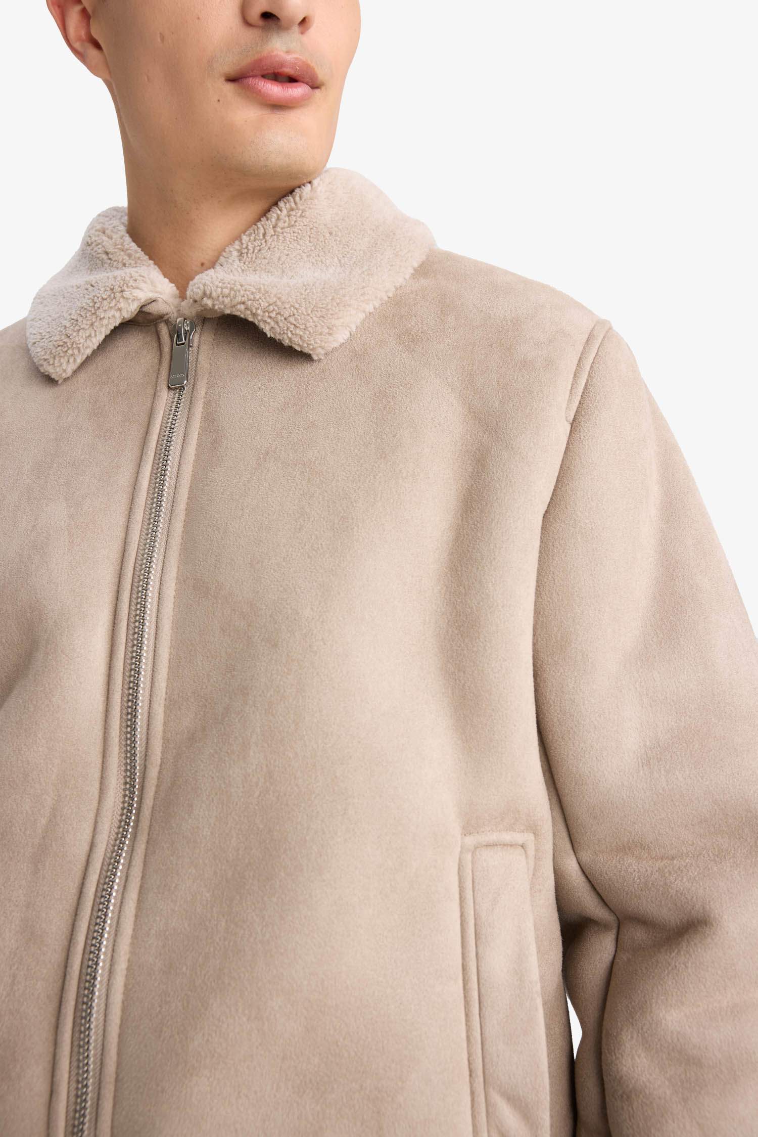 Slim Fit Dar Kesim Kürklü Polo Yaka Astarlı Fermuarlı Cepli Süet Mont