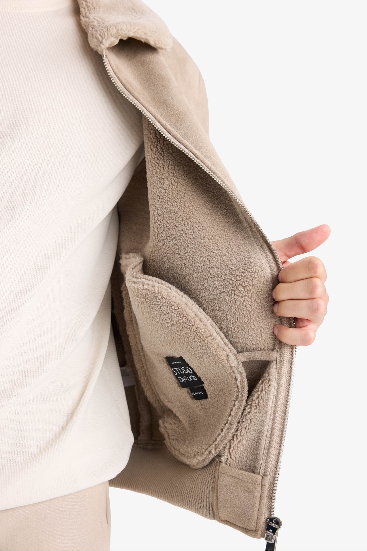 Slim Fit Dar Kesim Kürklü Polo Yaka Astarlı Fermuarlı Cepli Süet Mont