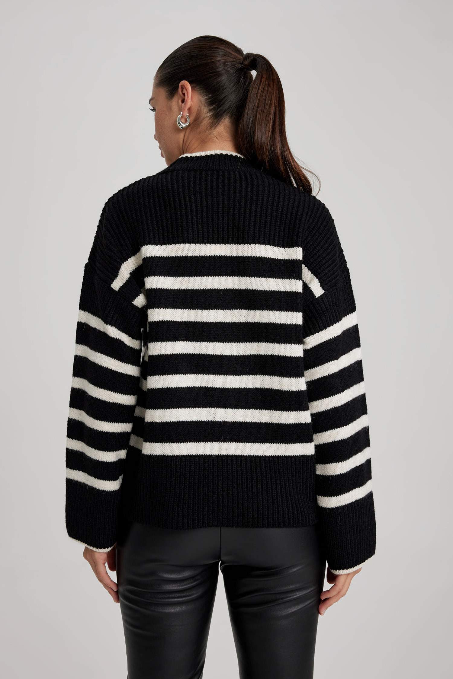 Relax Fit Çizgili Bisiklet Yaka Kazak