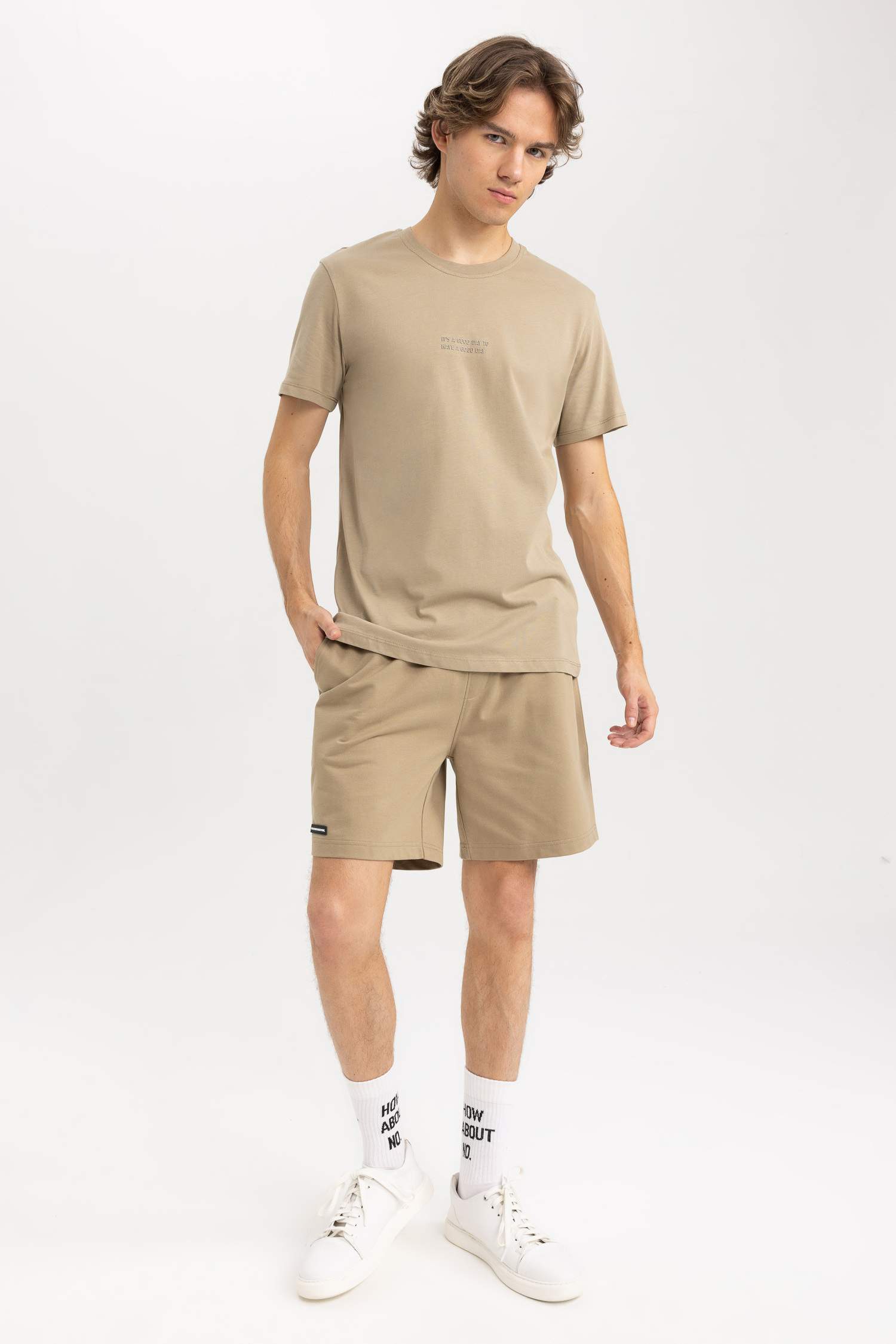 شورت سليم فيت بجيب