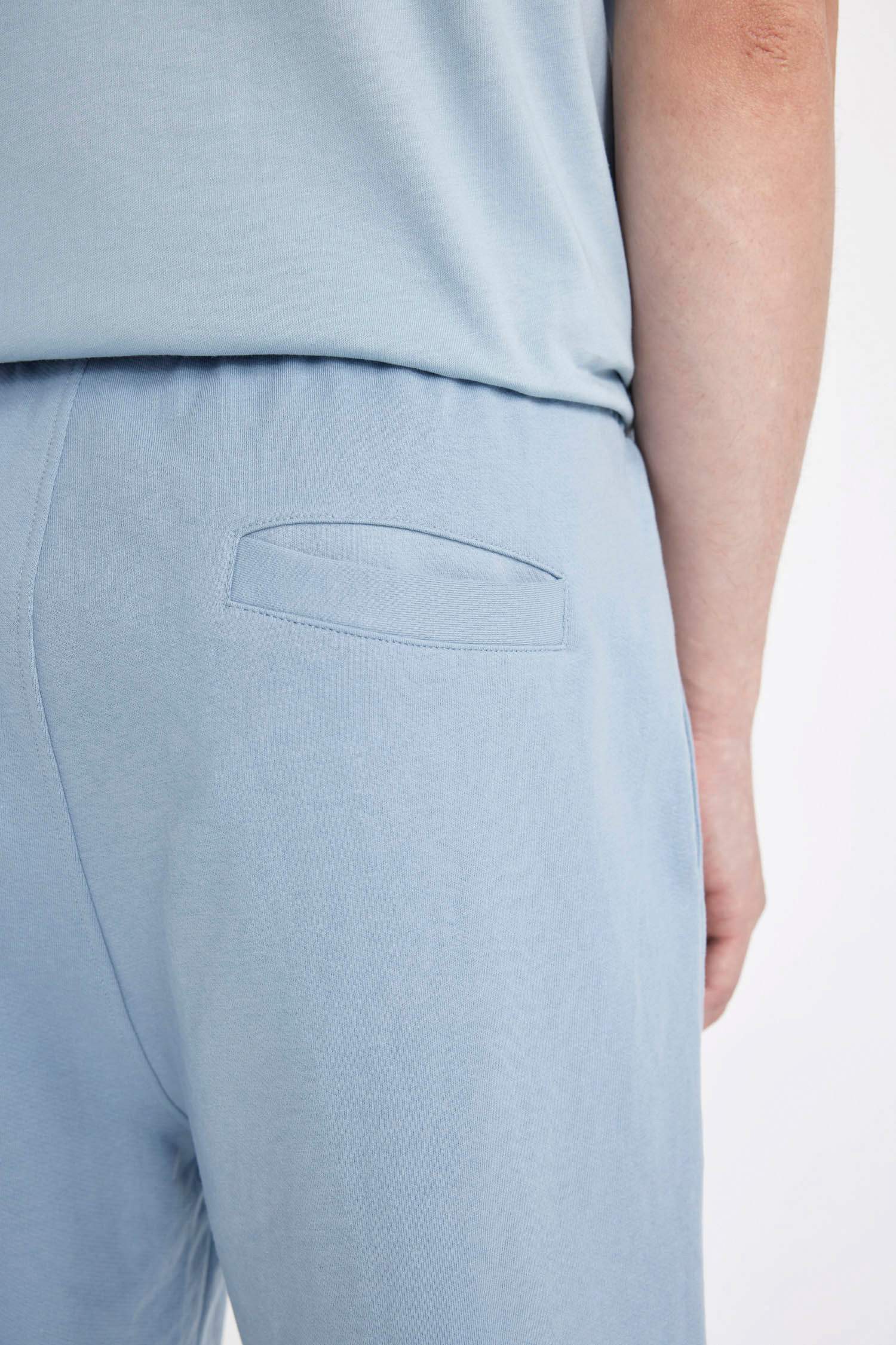 Slim Fit Dar Kesim Dar Paça Şort