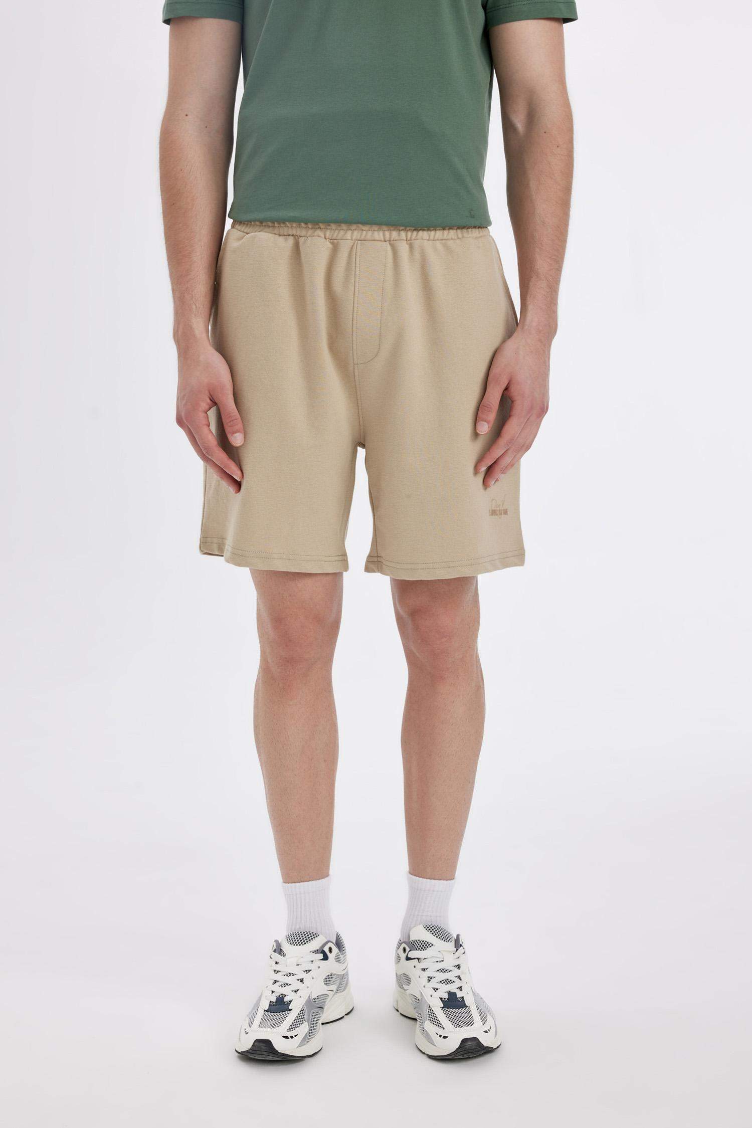 Slim Fit Dar Kesim Dar Paça Şort