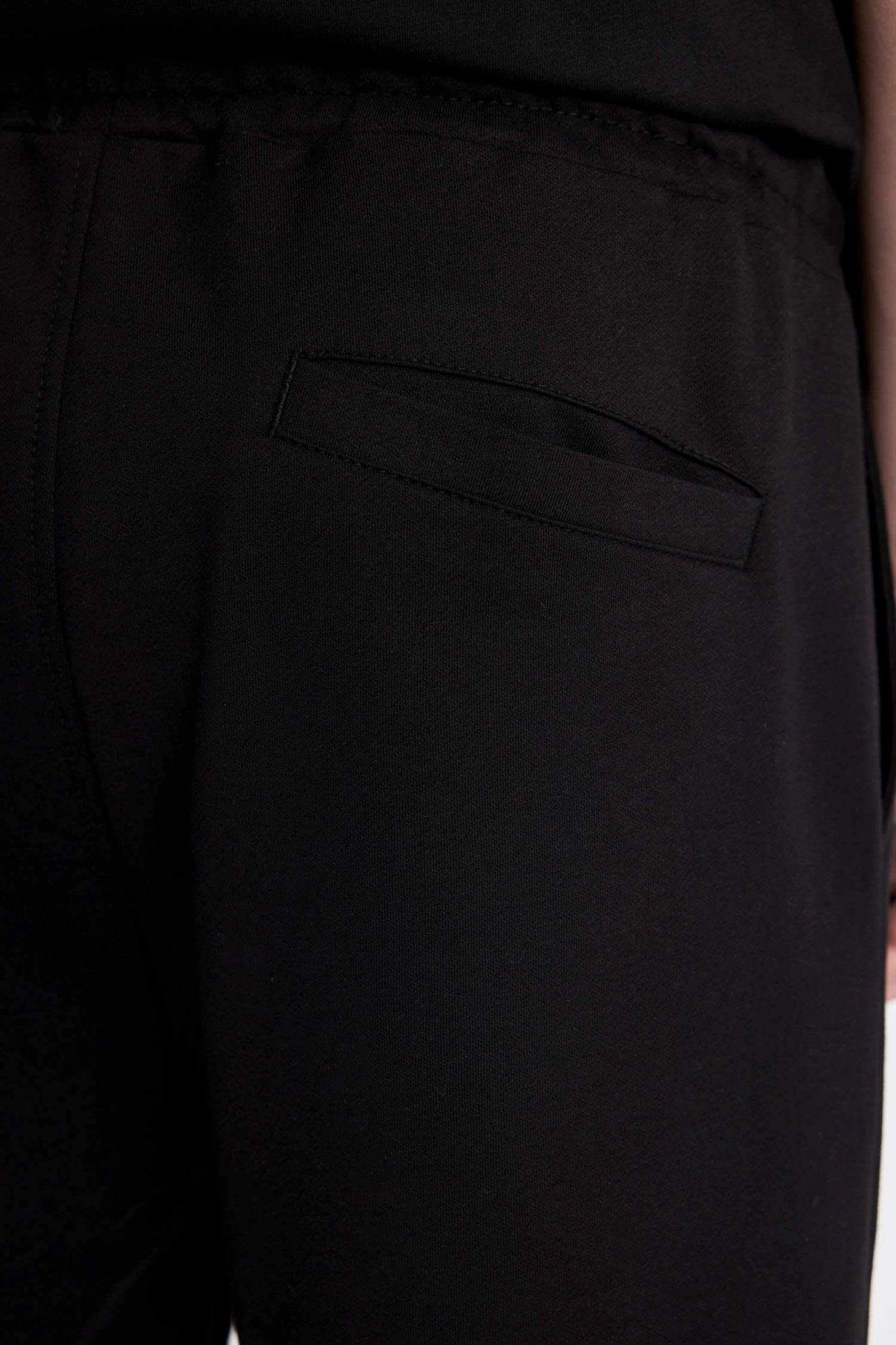 Slim Fit Dar Kesim Dar Paça Şort