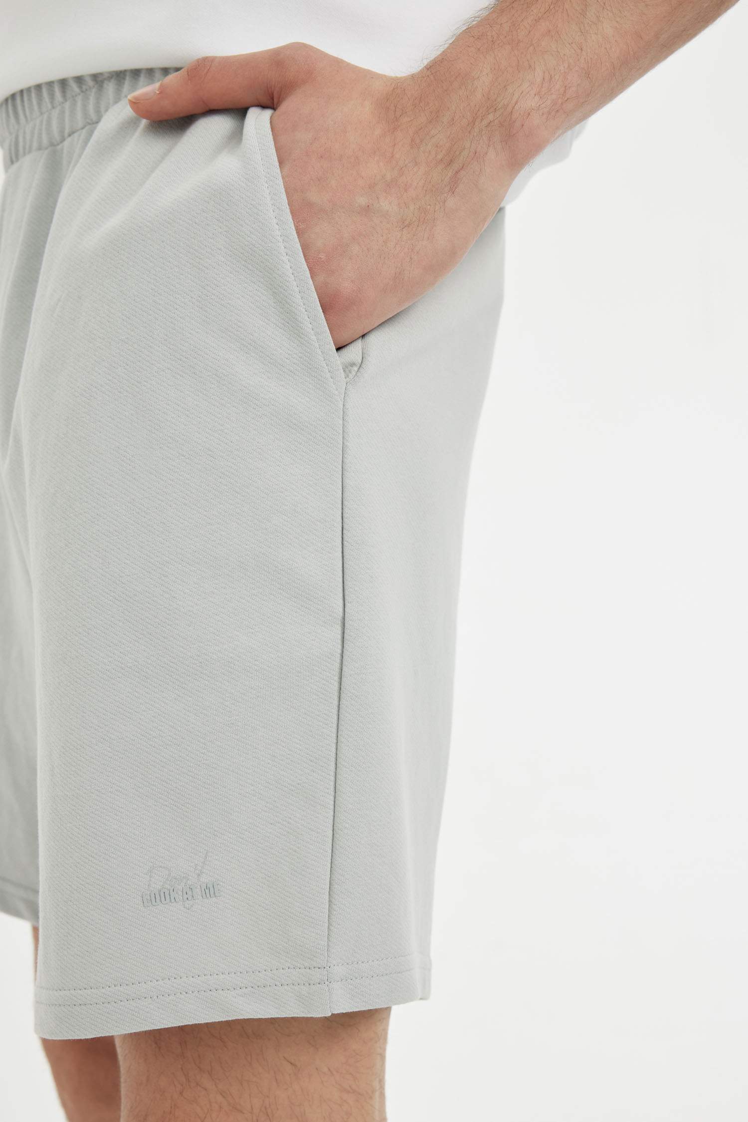 Шорты приталенного кроя