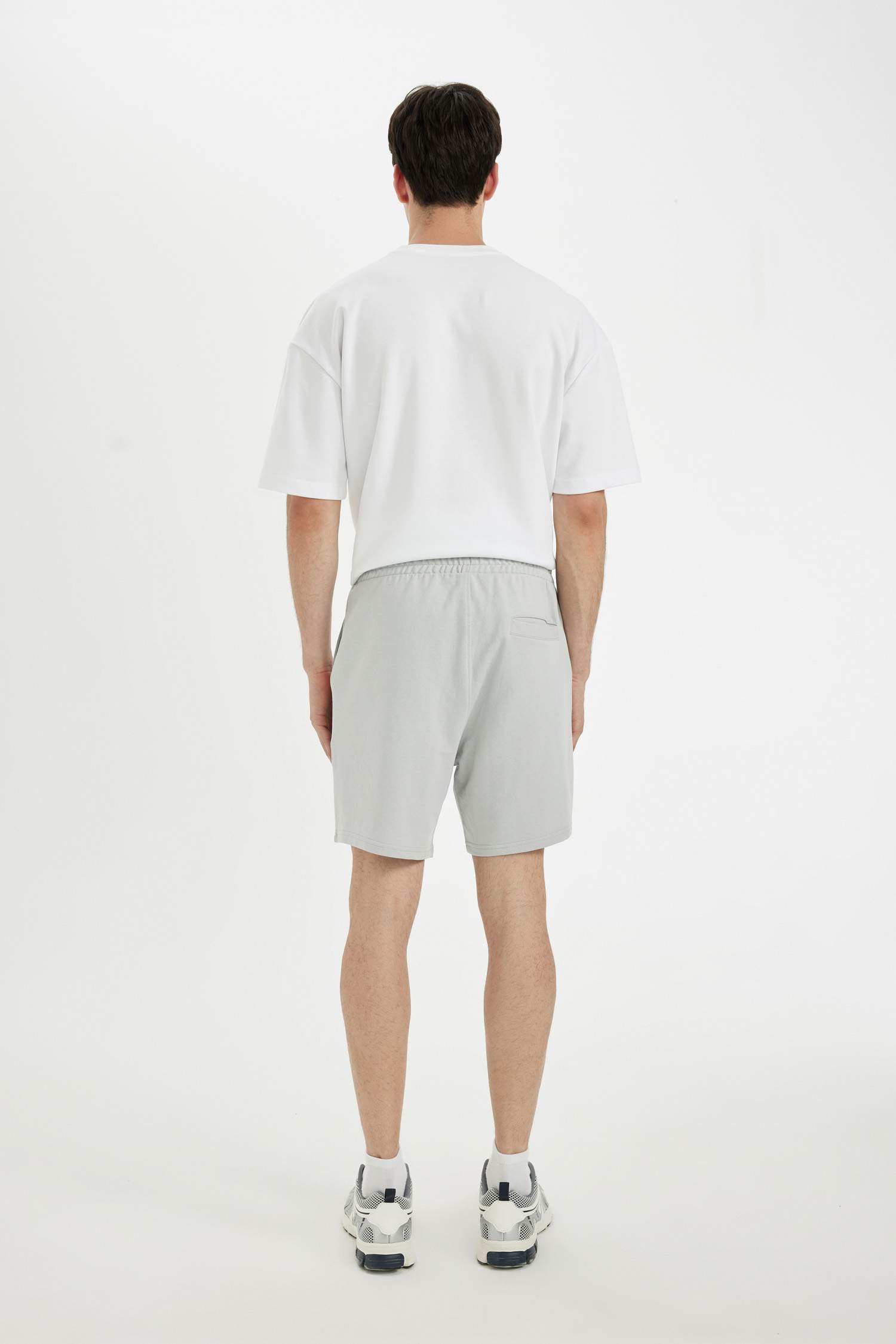 Шорты приталенного кроя