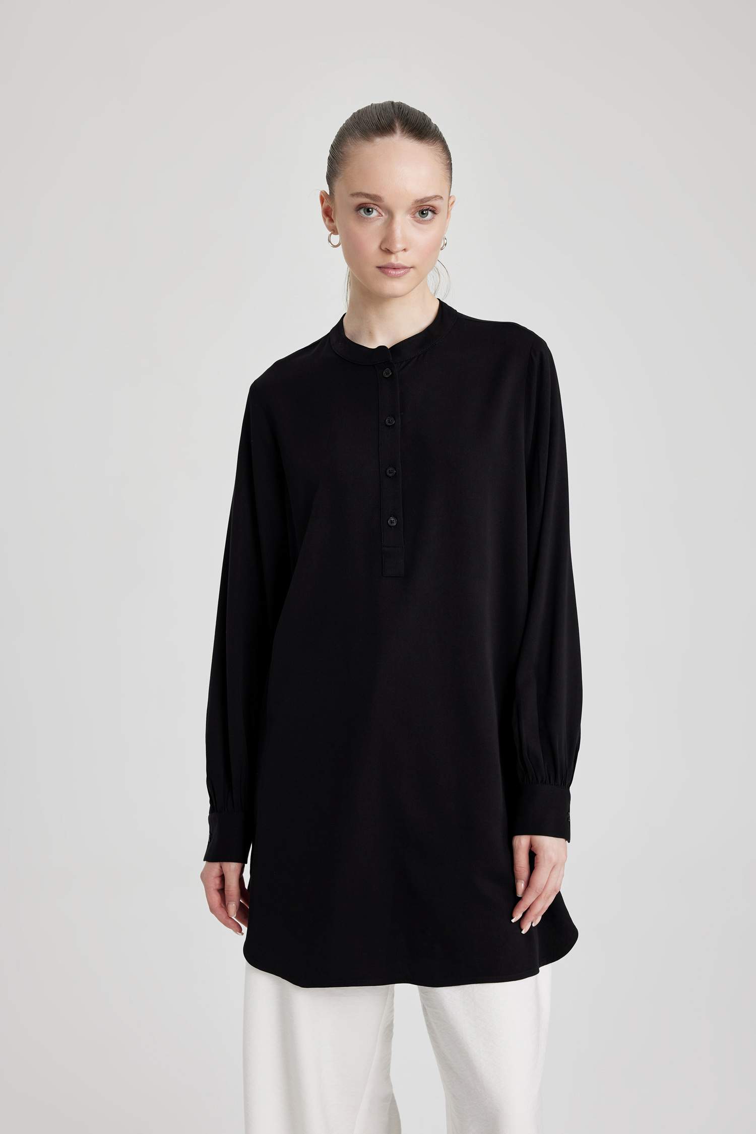 Black Woman Regular Fit Long Sleeve Tunic 2807438 | DeFacto