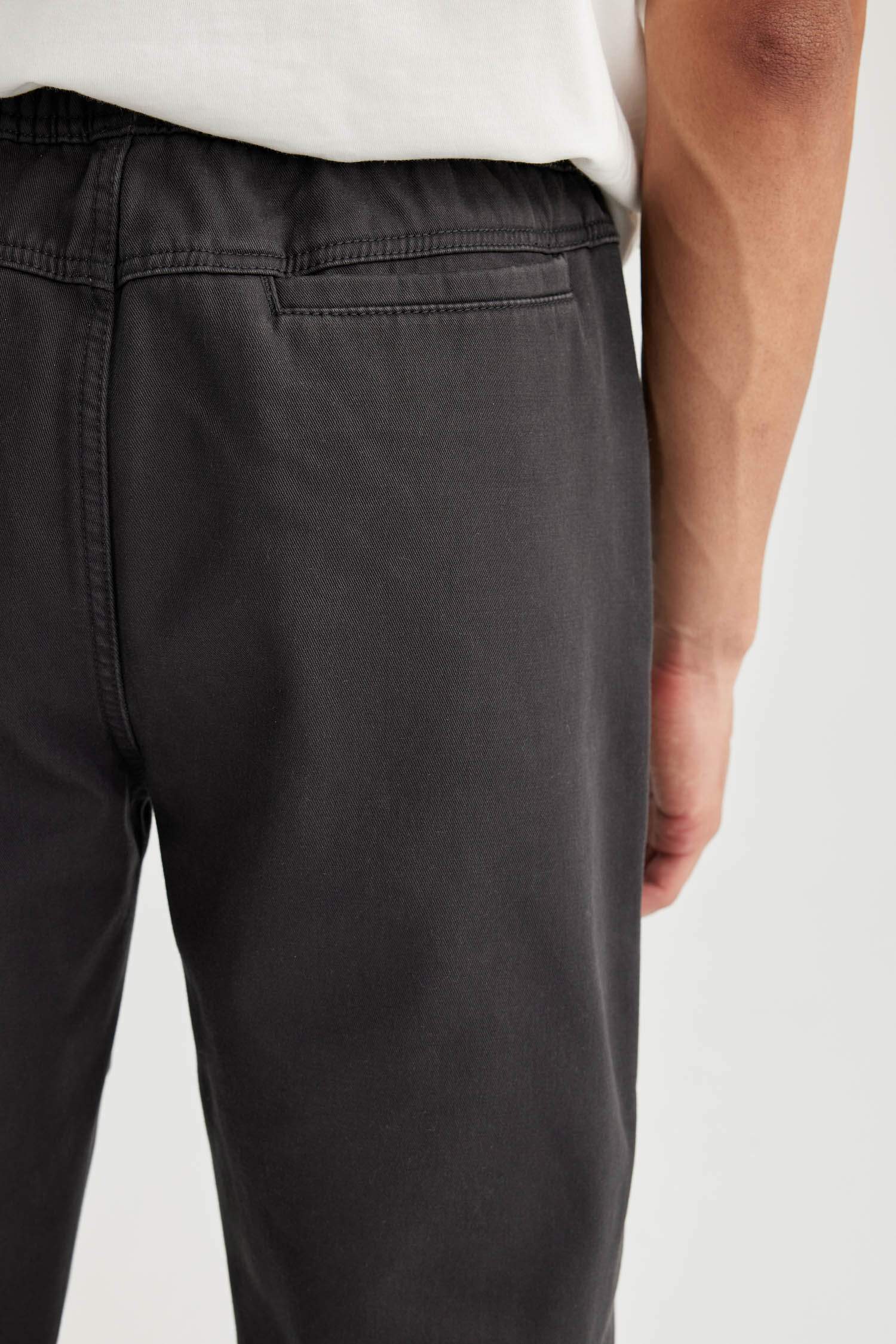 بنطلون جوجر قصة عادية