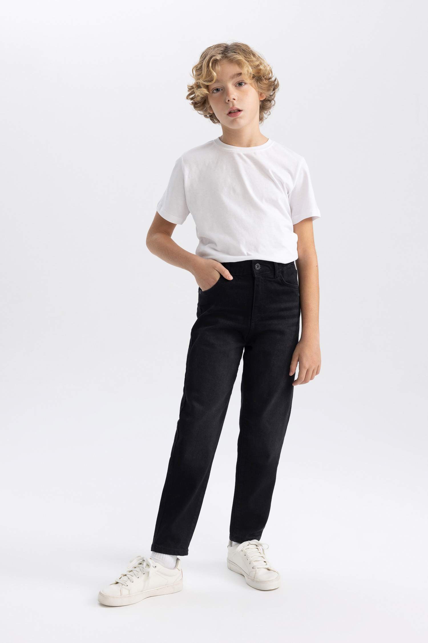 بنطلون جينز اولادي بالون فيت