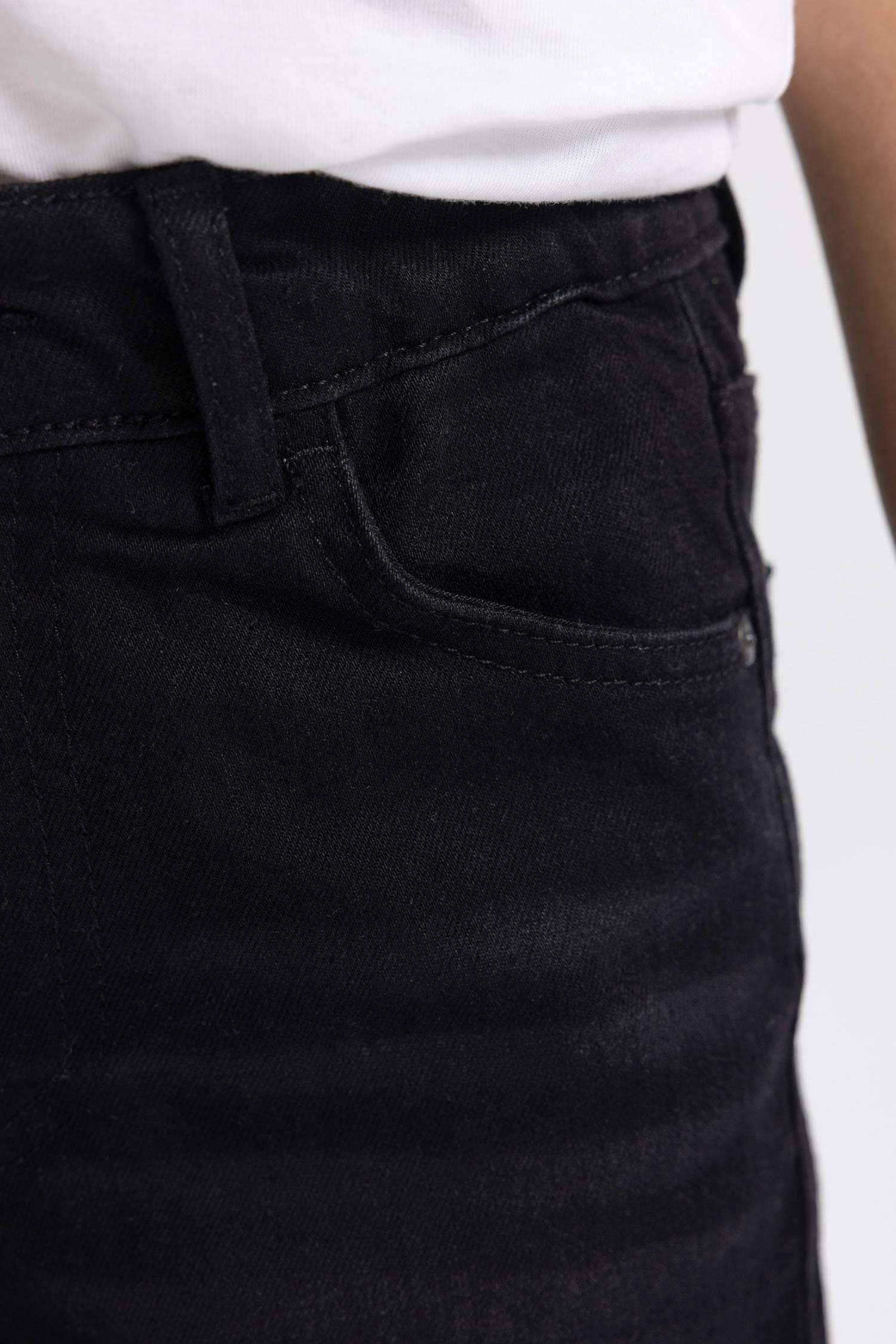 بنطلون جينز اولادي بالون فيت