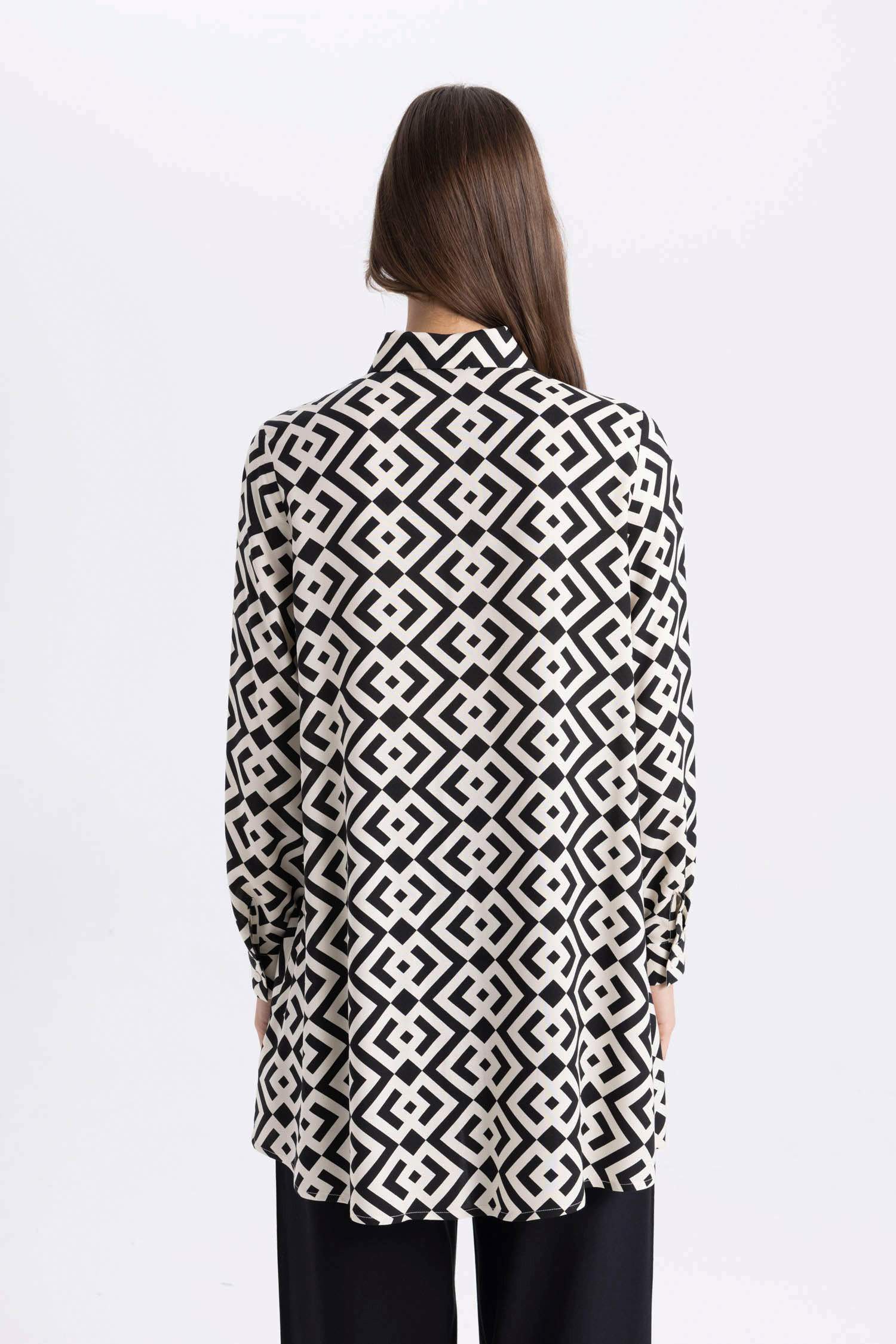 قميص طويل ردن طويل وقصة عادية بنمط البيزلي