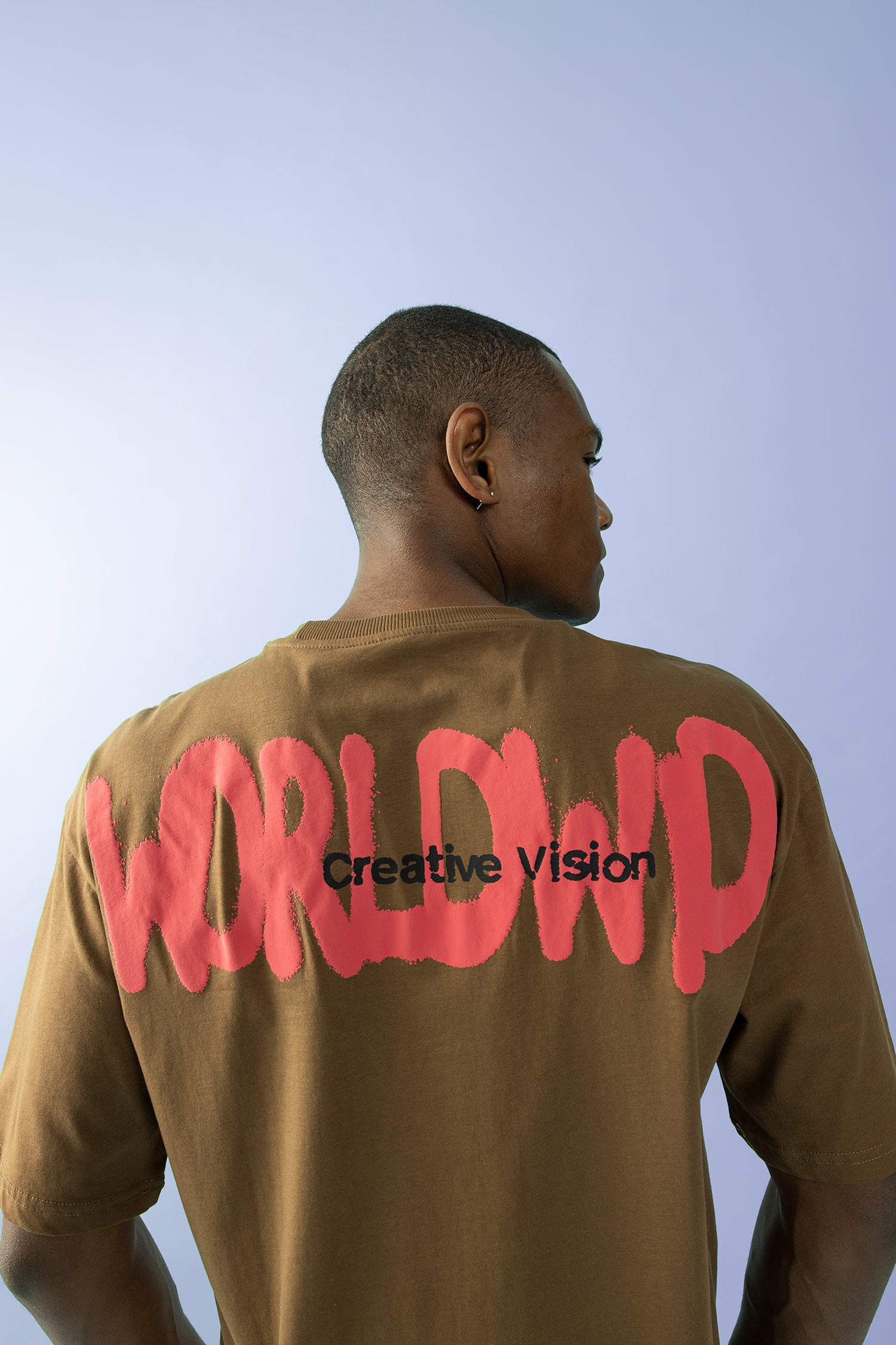 Футболка оверсайз с круглым вырезом и принтом