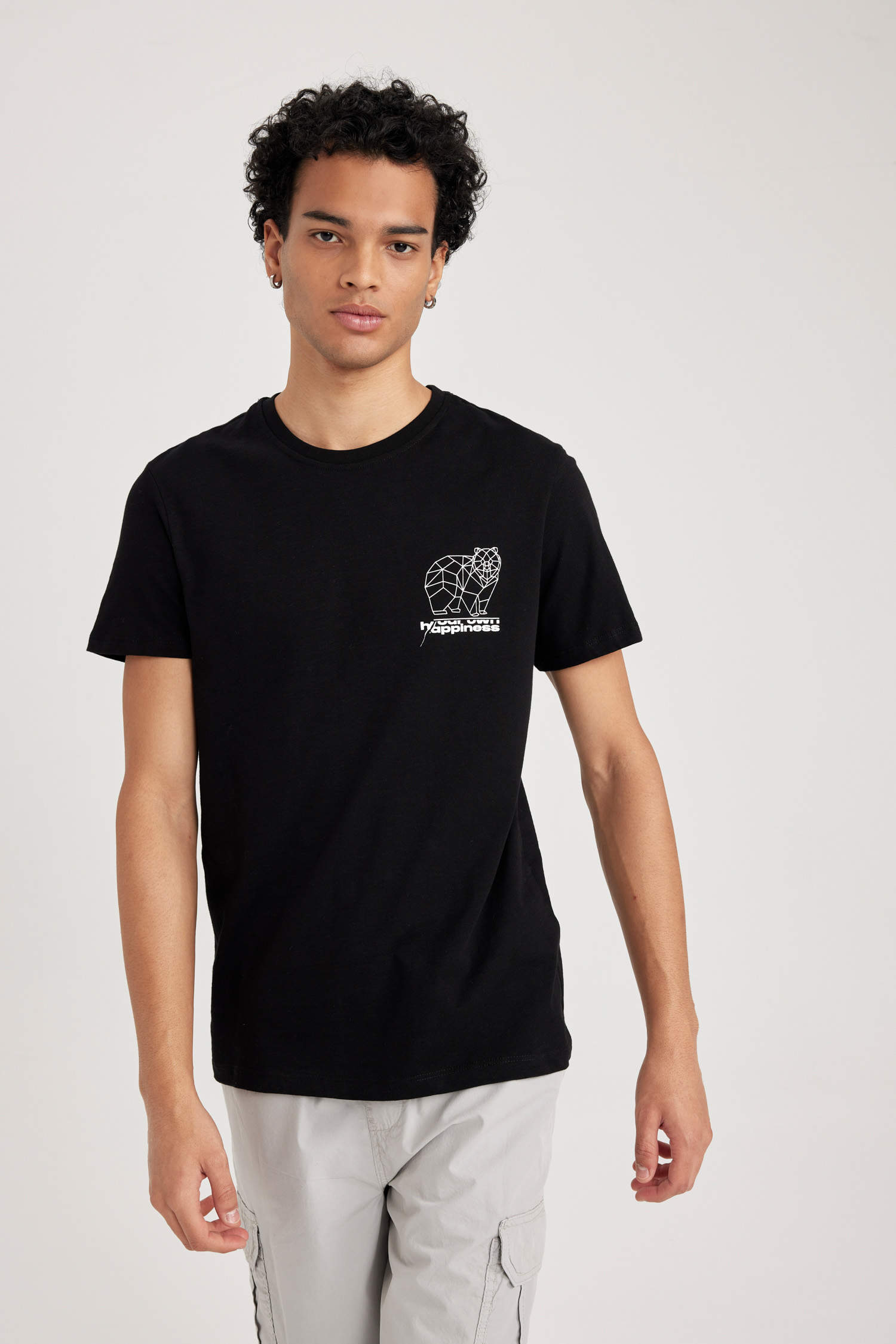 Black MEN Slim Fit Crew Neck Printed T-Shirt 2843215 | DeFacto