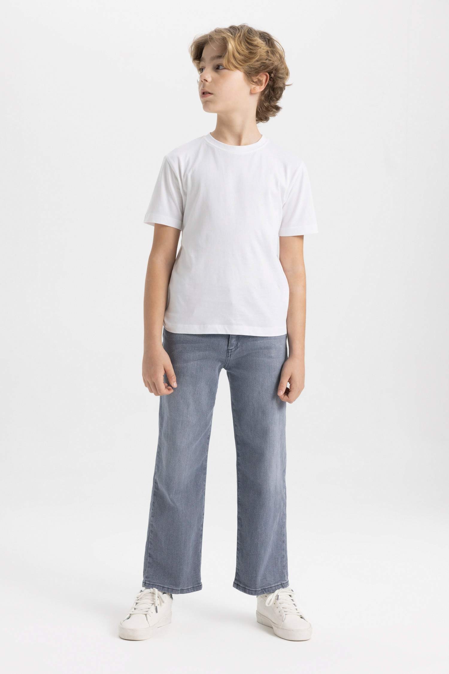 Boy Loose Fit Jeans