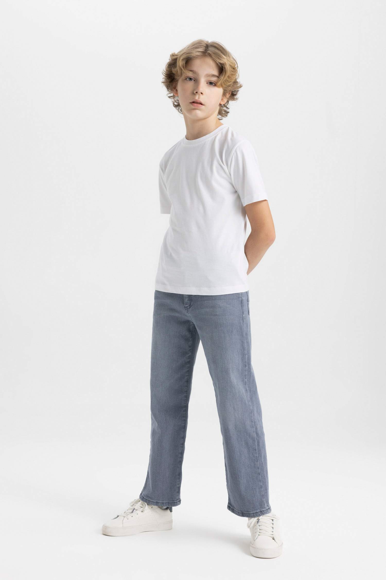 Boy Loose Fit Jeans