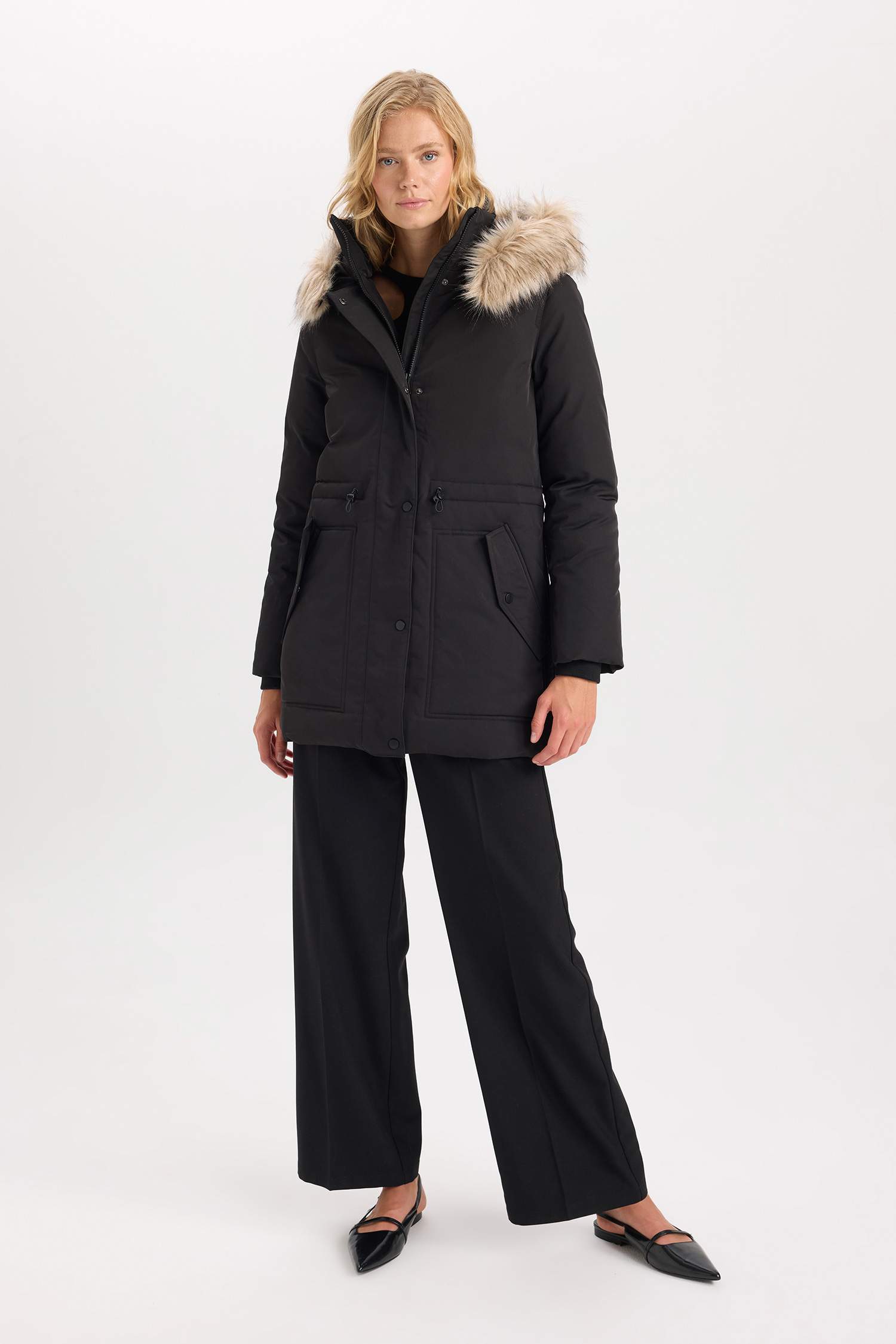 бас киімді Пальто