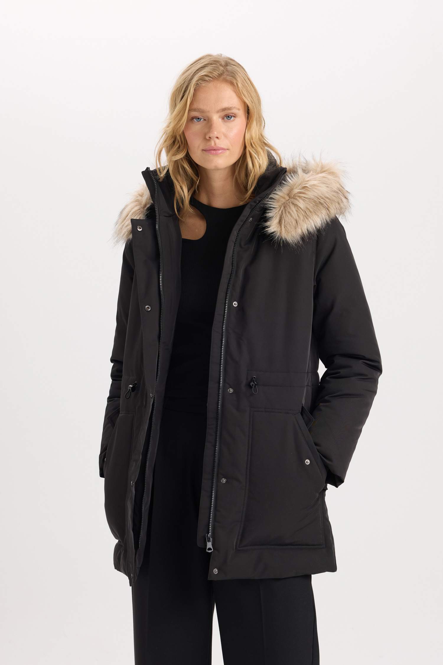 бас киімді Пальто