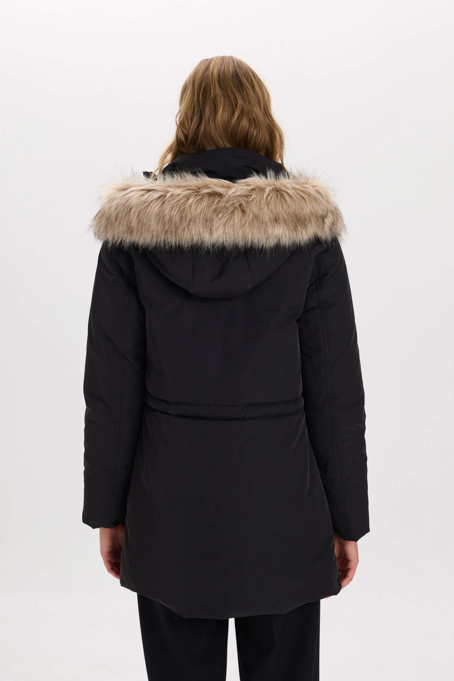 бас киімді Пальто