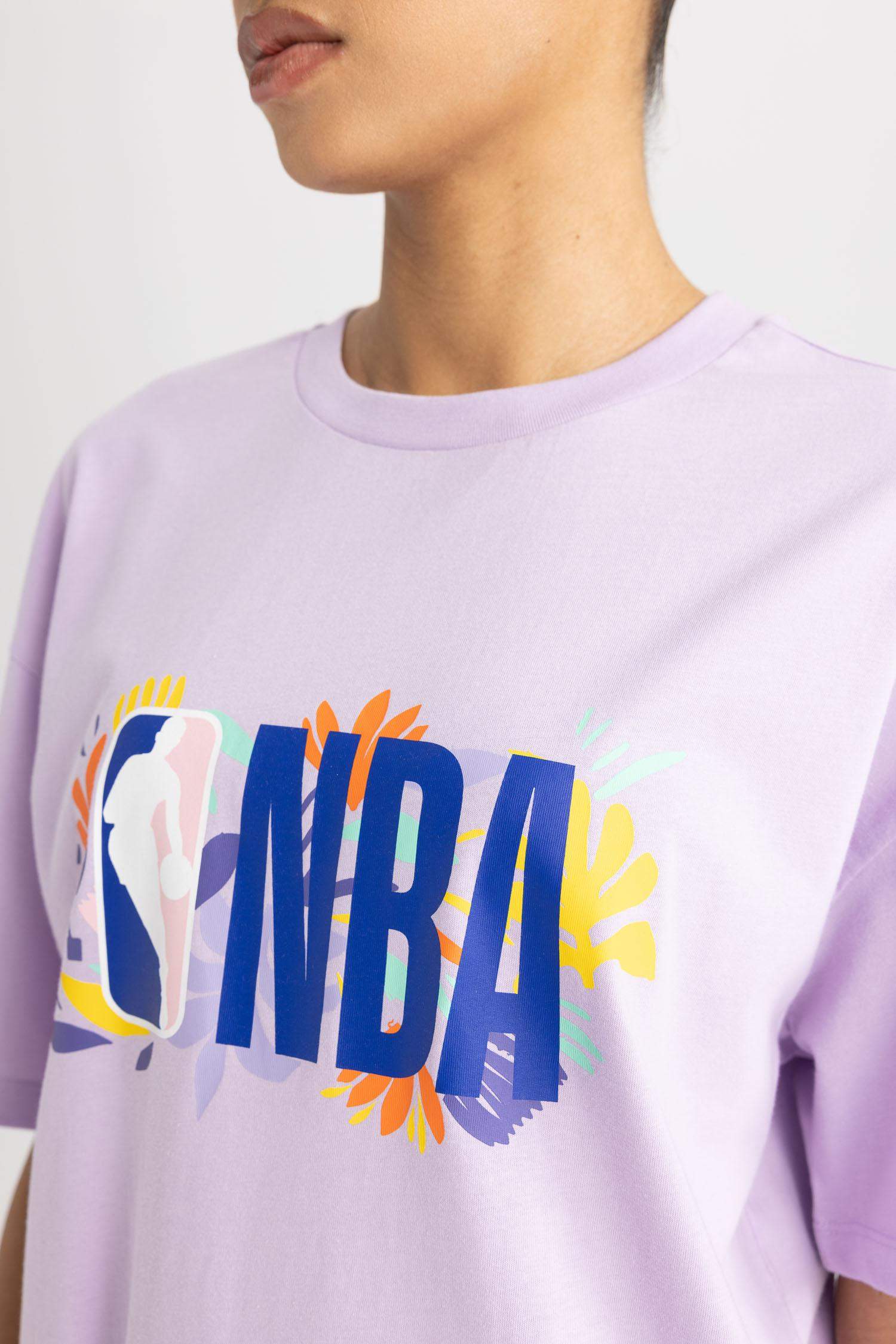 Purple WOMAN Defacto Fit NBA Licensed Oversize Fit Crew Neck Athlete Short Sleeve  T-Shirt 2804567