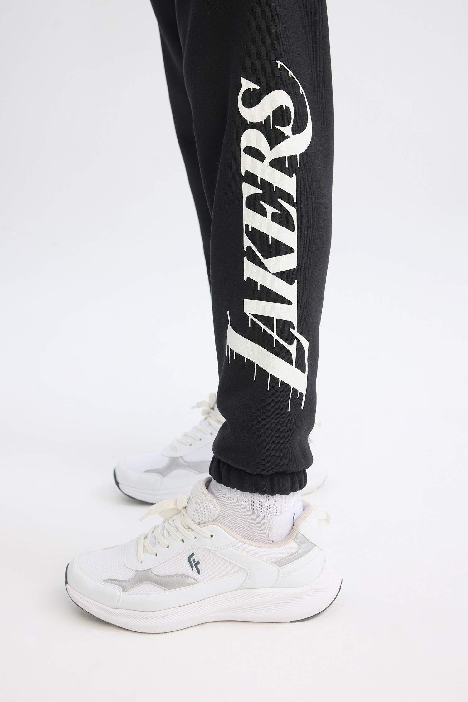 DeFactoFit Kalın Jogger Eşofman Altı NBA Los Angeles Lakers Cepli Beli Bağcıklı Lastikli Paça