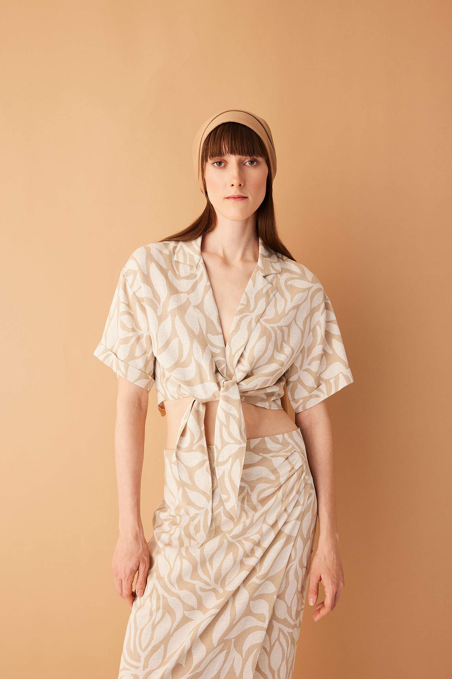 V Neck Fitted Short Sleeve Blouse