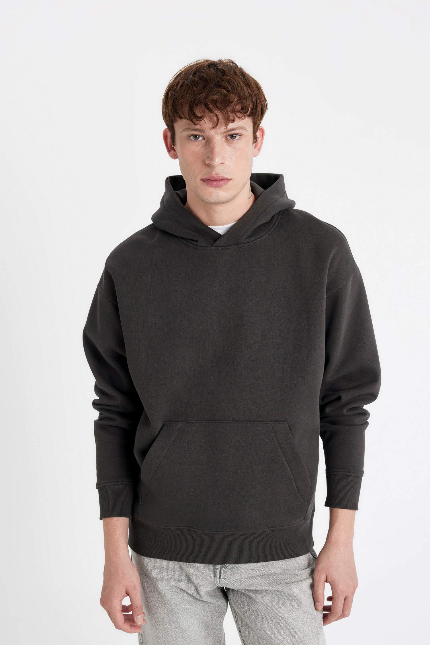 Oversize Geniş Kalıp Kapüşonlu Kanguru Cepli Basic Düz Sweatshirt