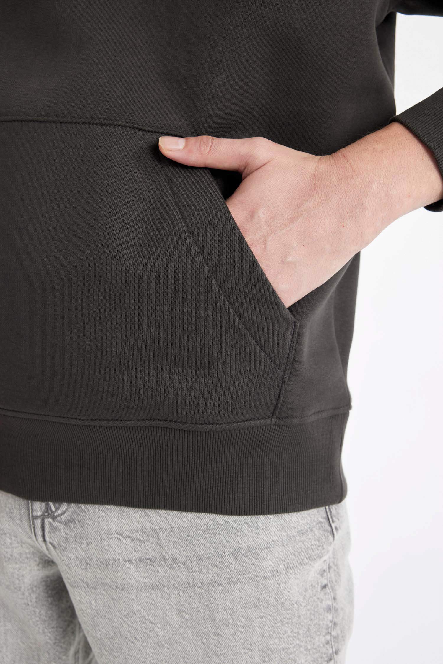 Oversize Geniş Kalıp Kapüşonlu Kanguru Cepli Basic Düz Sweatshirt