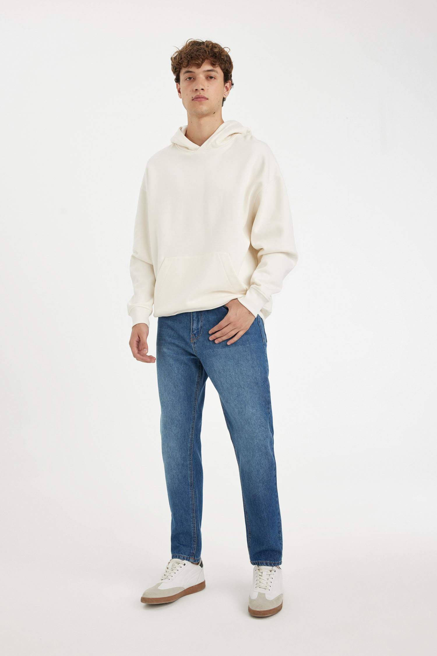 Oversize Geniş Kalıp Kapüşonlu Kanguru Cepli Basic Düz Sweatshirt