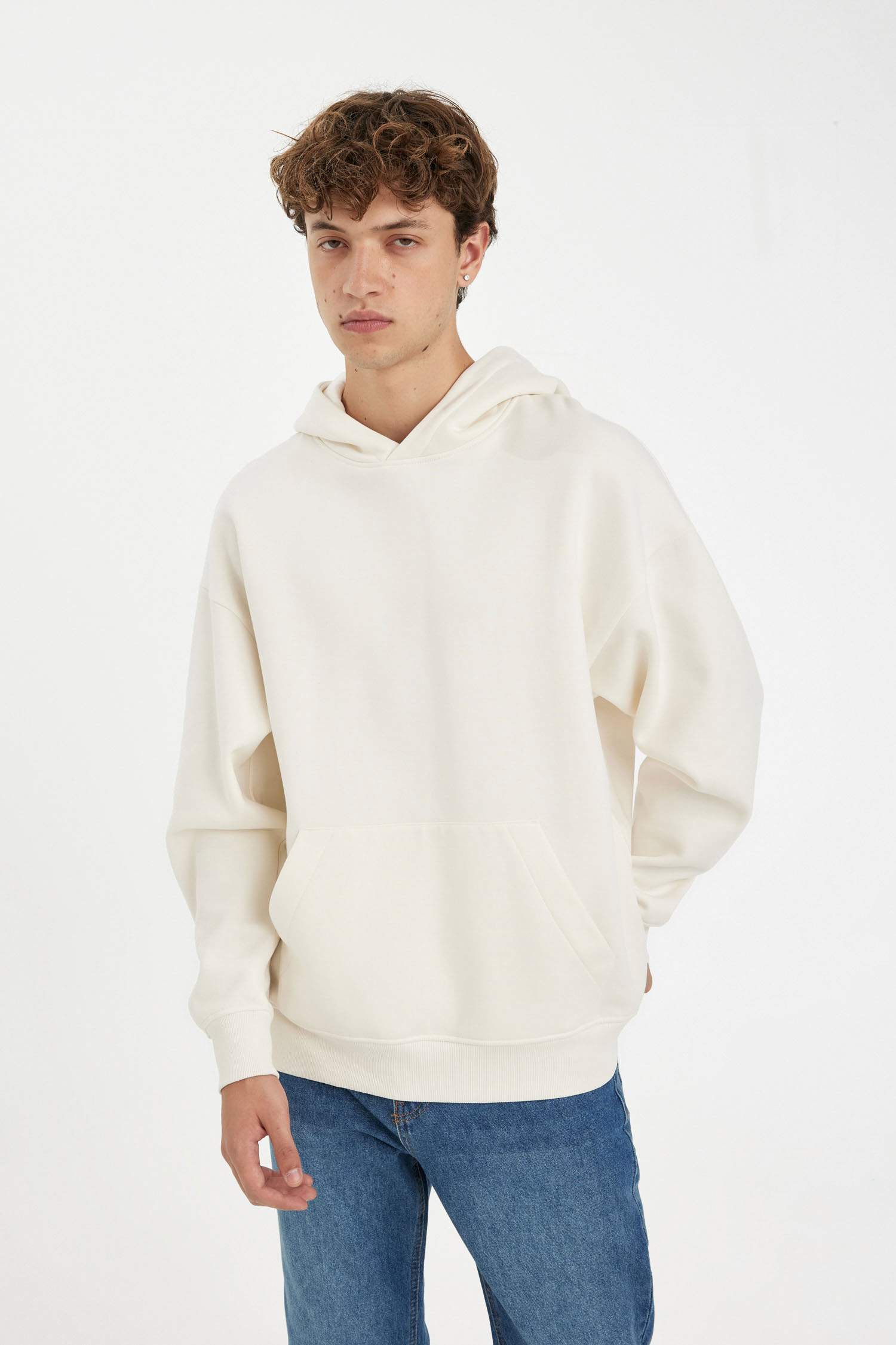 Oversize Geniş Kalıp Kapüşonlu Kanguru Cepli Basic Düz Sweatshirt